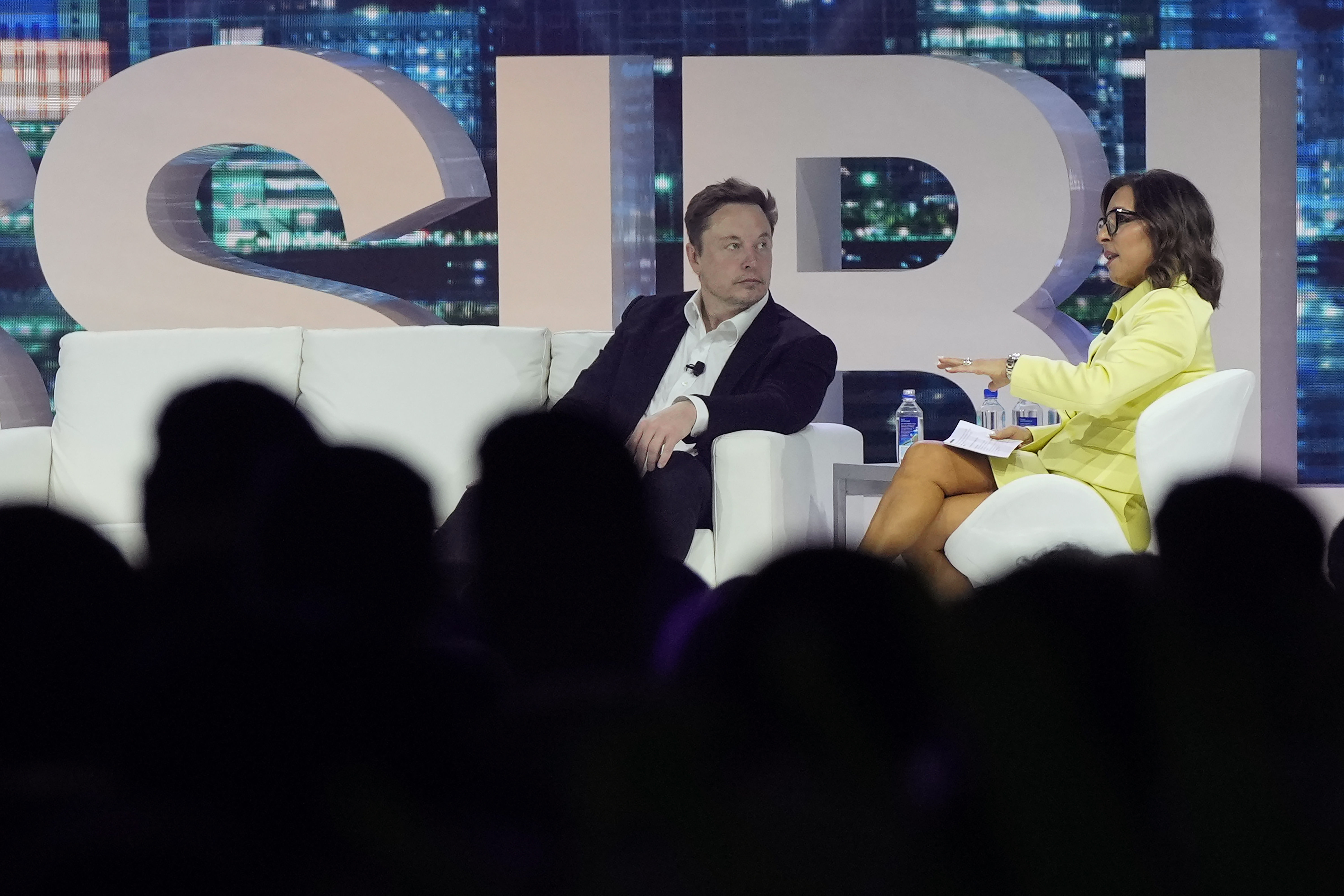 Musk confirms Twitter's new CEO is ad guru Linda Yaccarino from NBCUniversal - Vimarsana News