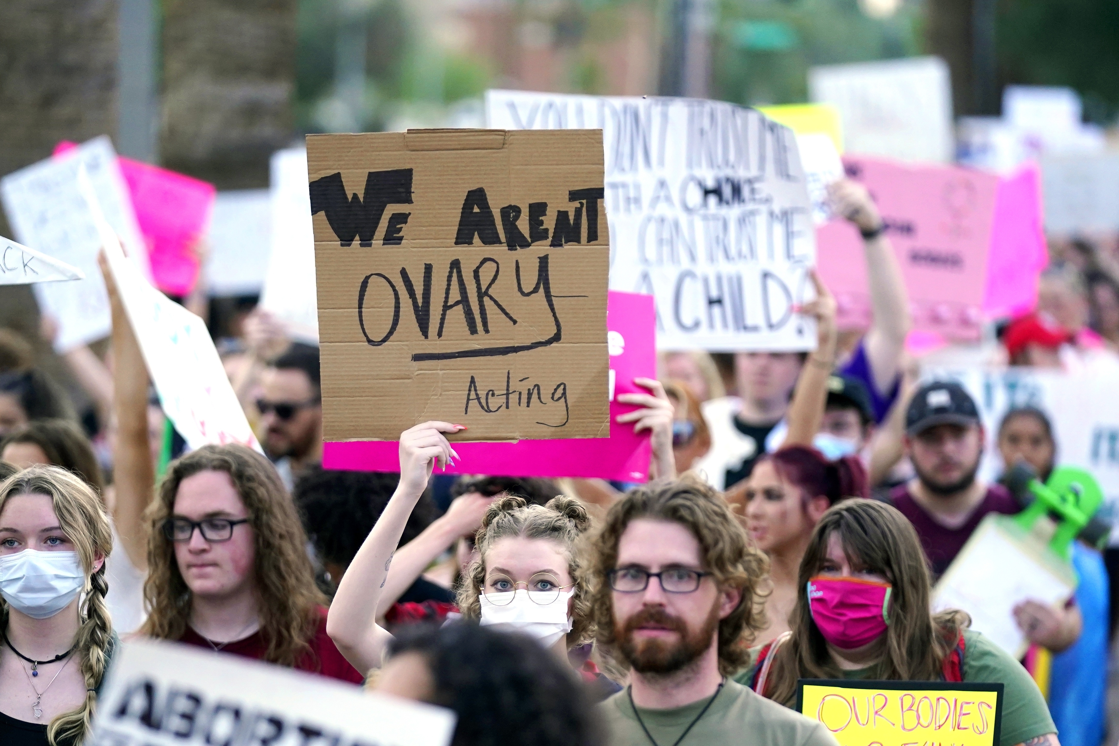 Advocacy group says Arizona abortion ban will impact Colorado abortion providers - Vimarsana News