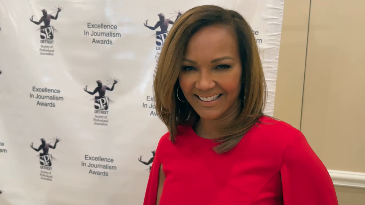 WXYZ anchor Carolyn Clifford receives Lifetime Achievement award by SPJ - Vimarsana News