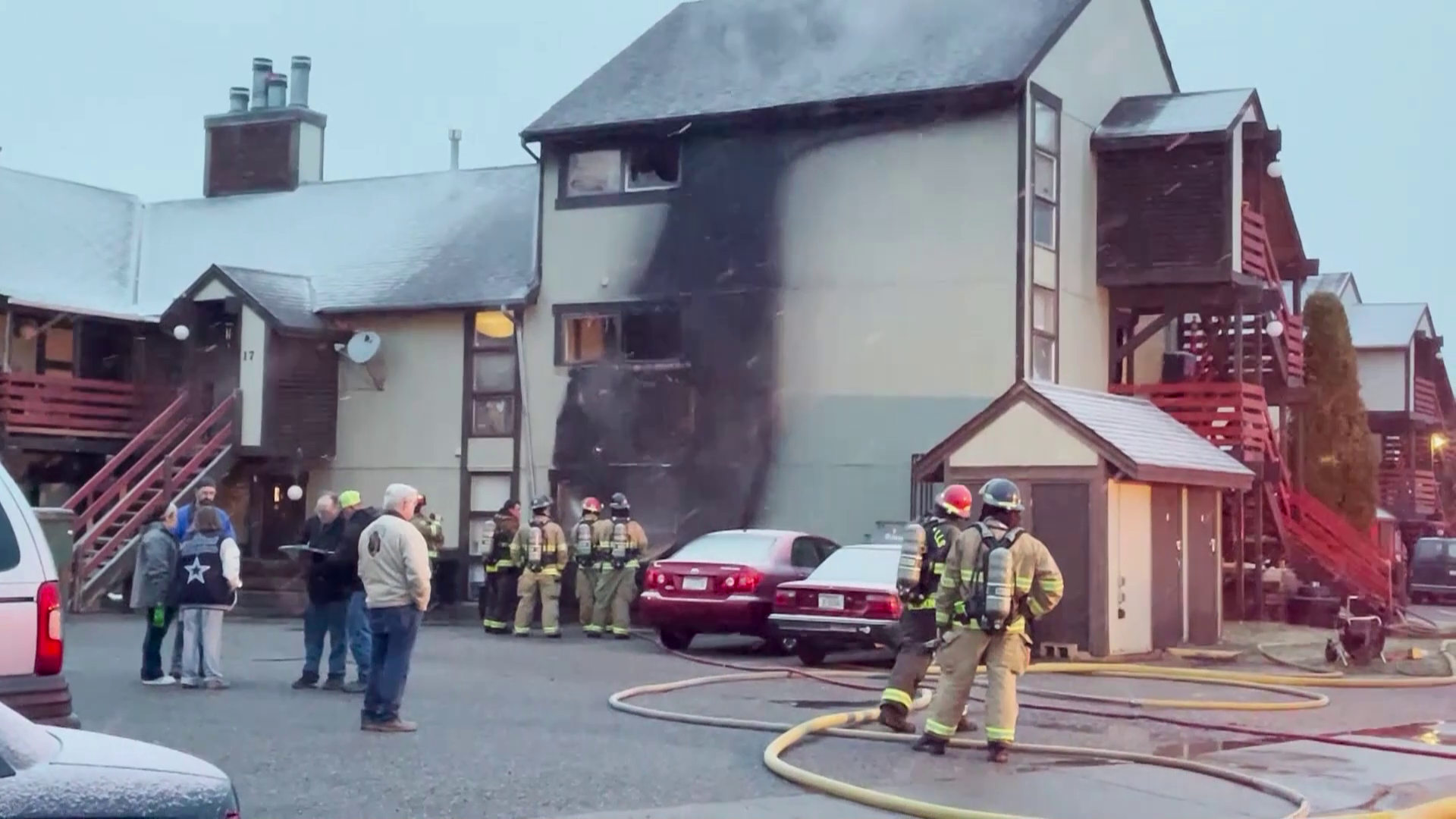Apartment building fire displaces several Great Falls residents - Vimarsana News