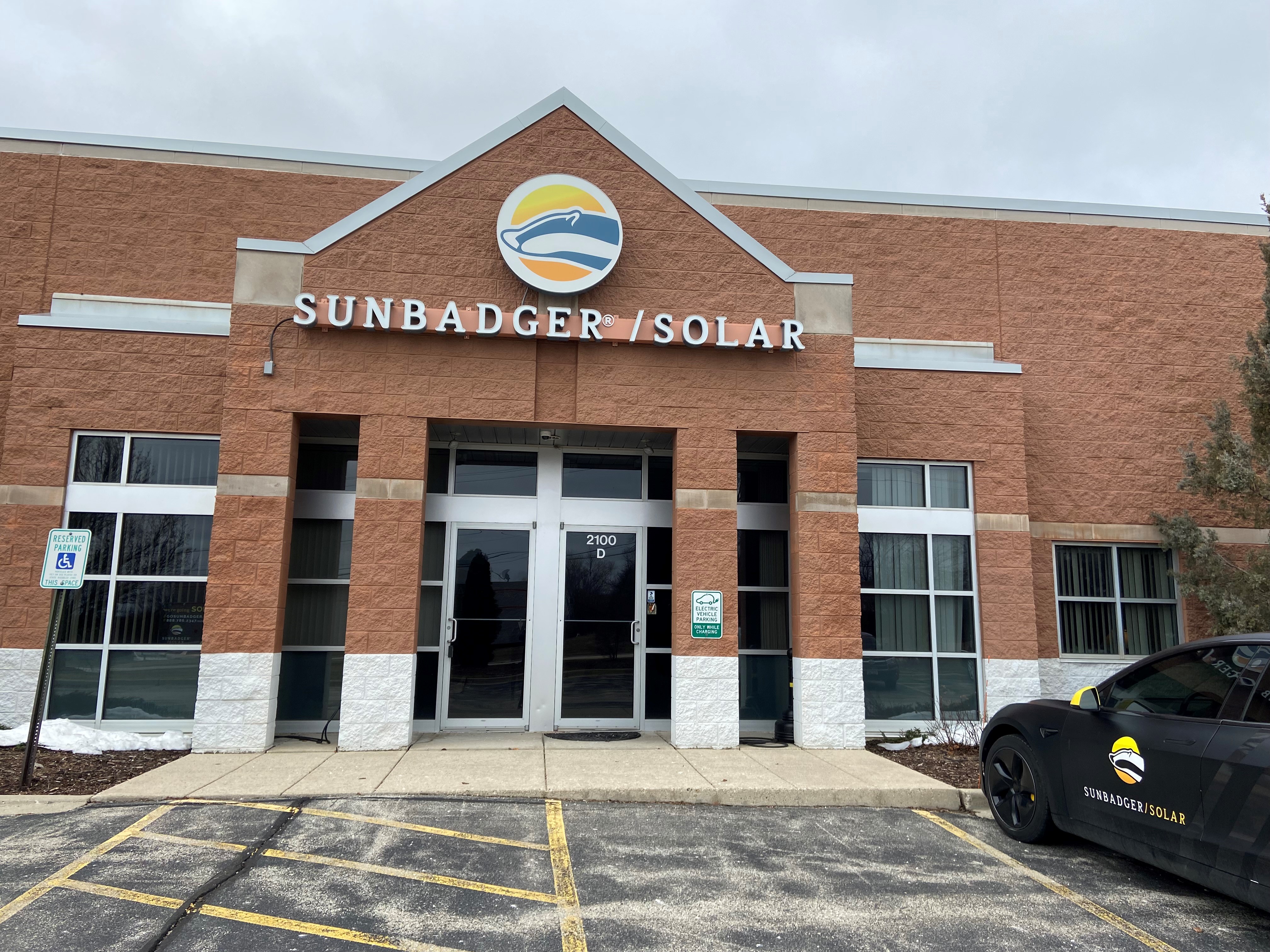 Waukesha County judge orders auction of shutdown solar company assets - Vimarsana News