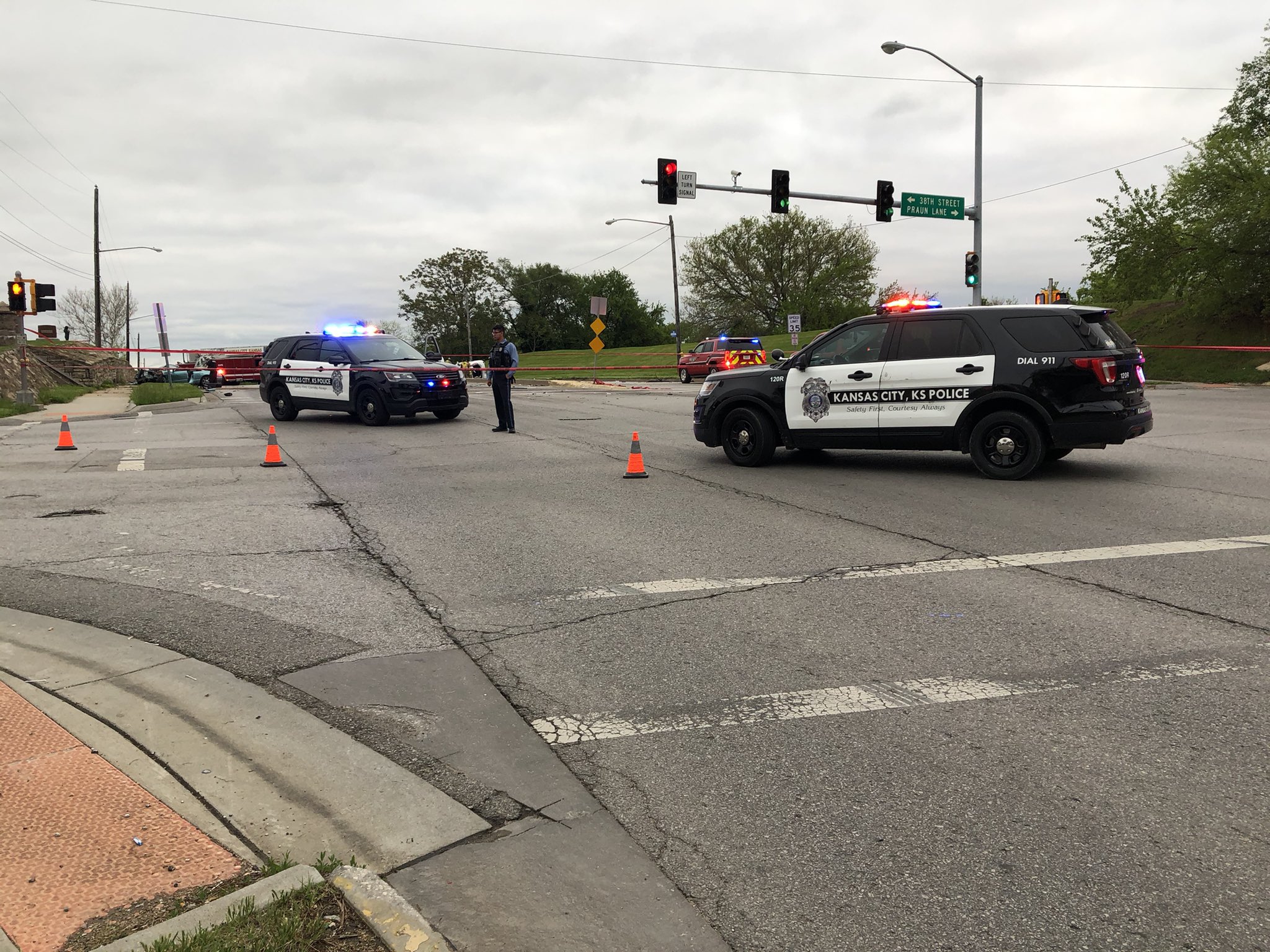 1 person dead following crash near north 38th and Parallel Parkway - Vimarsana News
