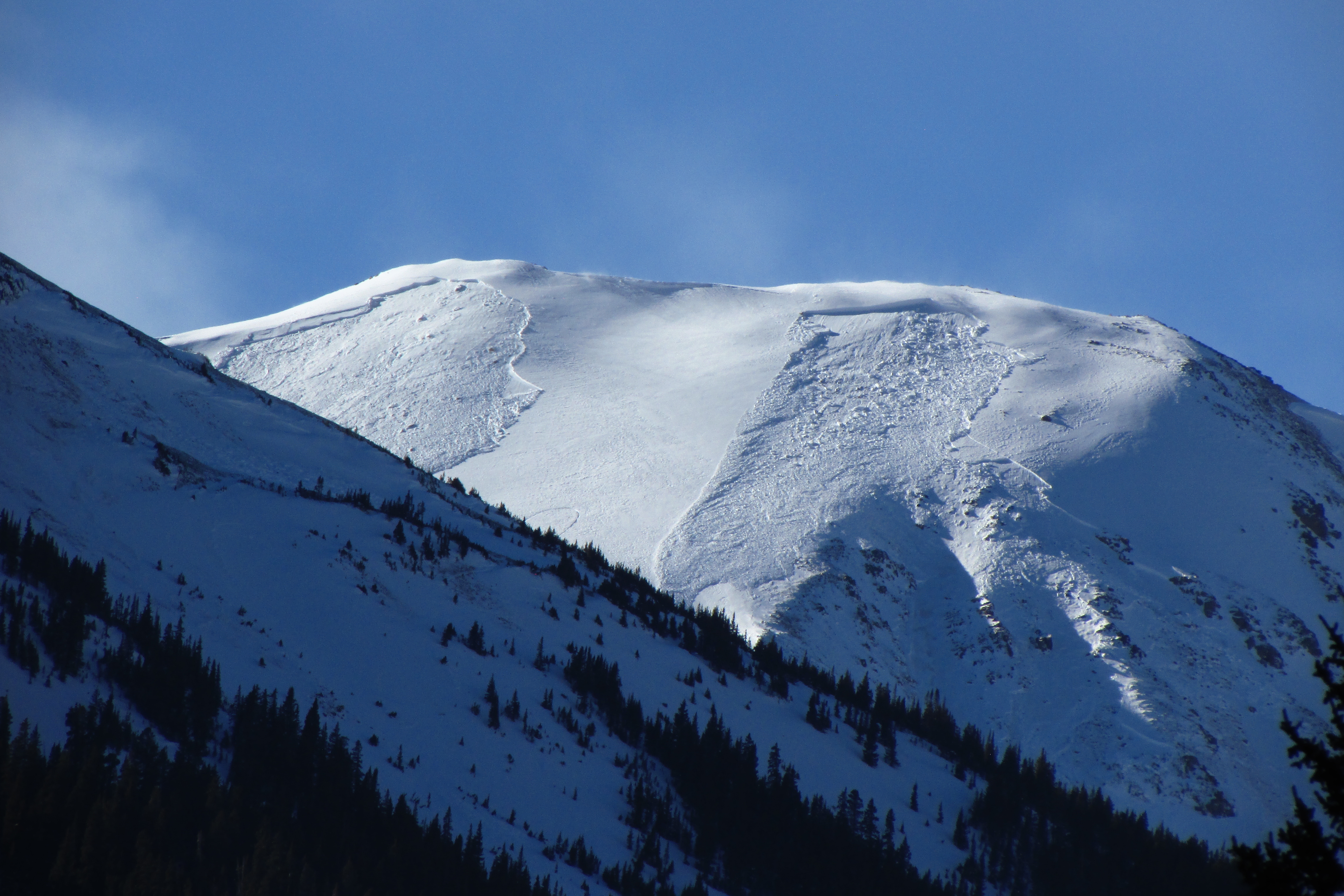 Avalanche warnings in effect through Wednesday morning in central, southern mountains - Vimarsana News