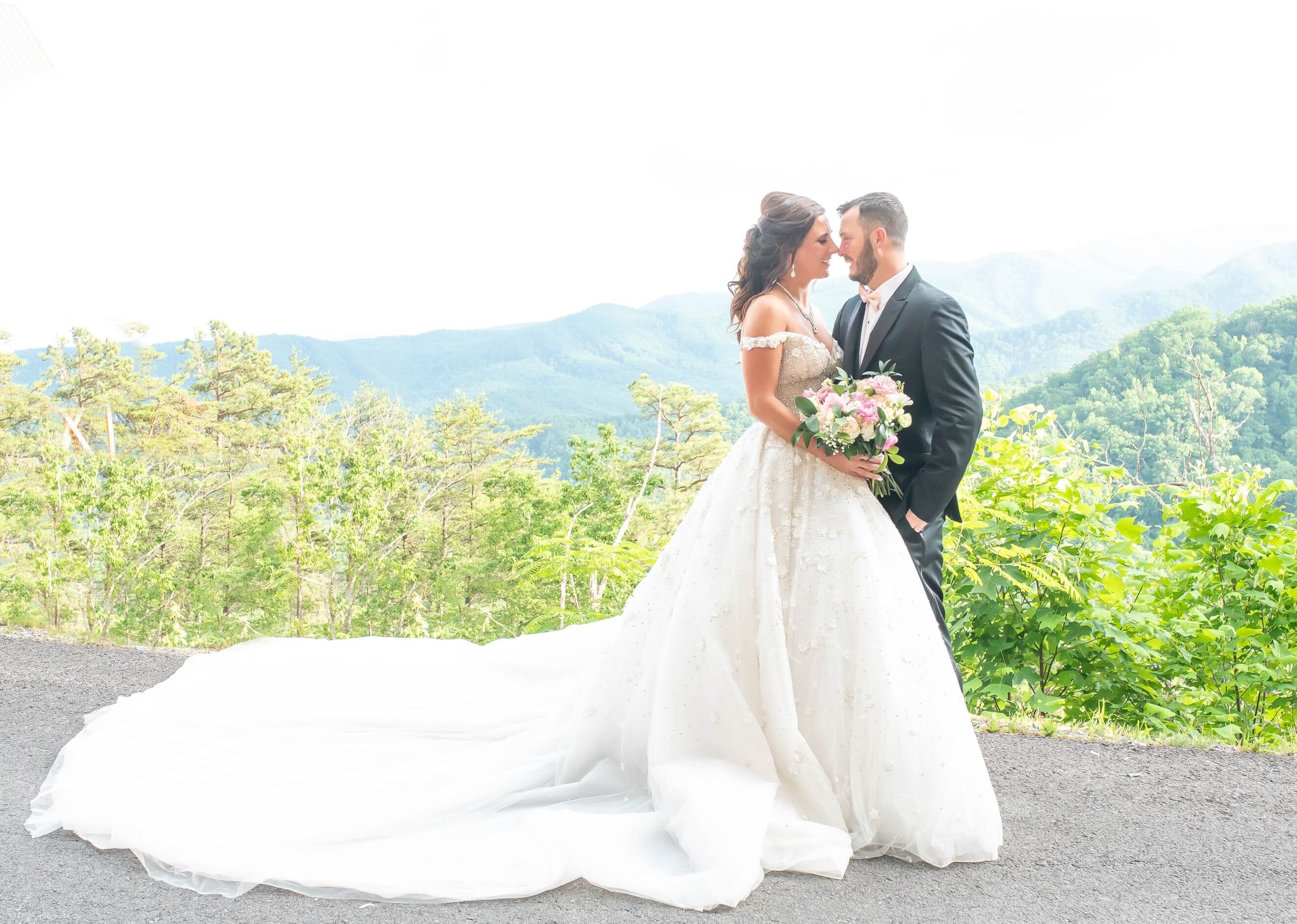 Kentucky newlyweds say spiked drink ruined wedding - Vimarsana News