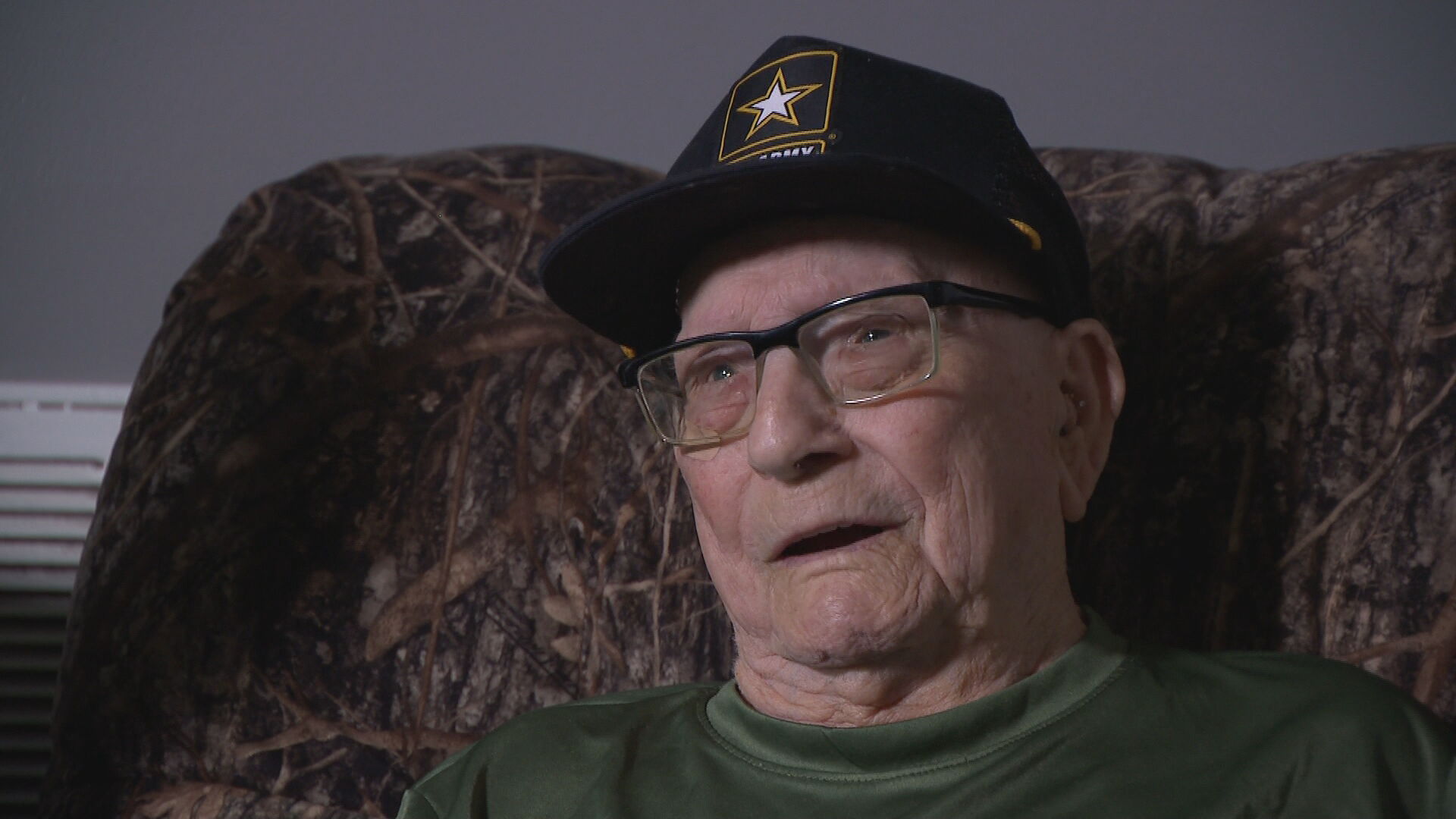 A 99-year-old WWII veteran says he was scammed. The community stepped up. - Vimarsana News
