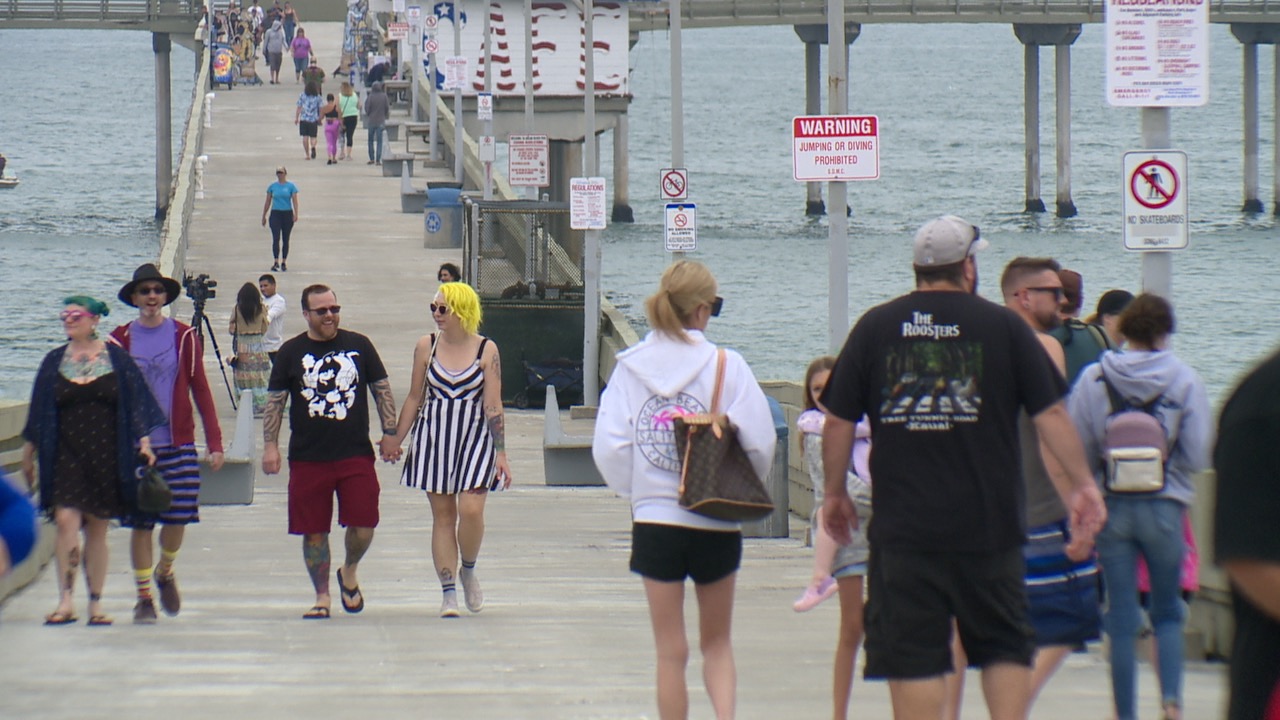 Eager crowds gather for reopening of Ocean Beach Pier after 6-month closure - Vimarsana News