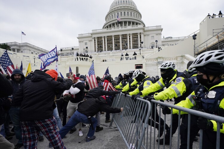 Ex-FBI supervisory agent arrested on Capitol riot charges - Vimarsana News