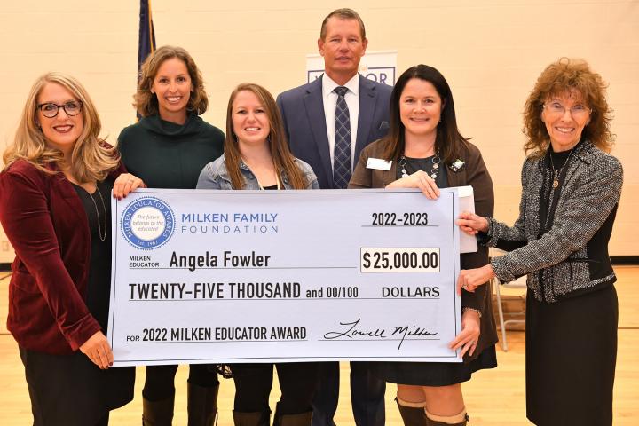 Johnson County teacher surprised with $25,000 Milken Educator Award - Vimarsana News