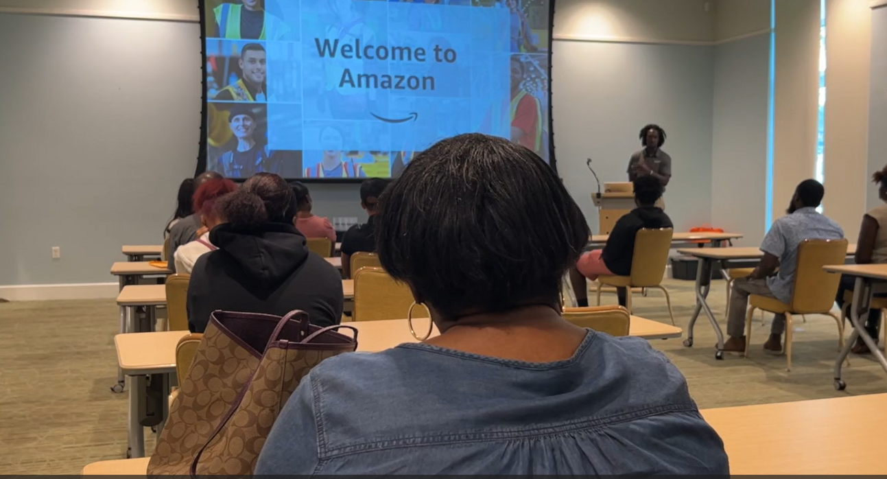 Amazon Job Fair in Riviera Beach seeks to fill positions with locals - Vimarsana News