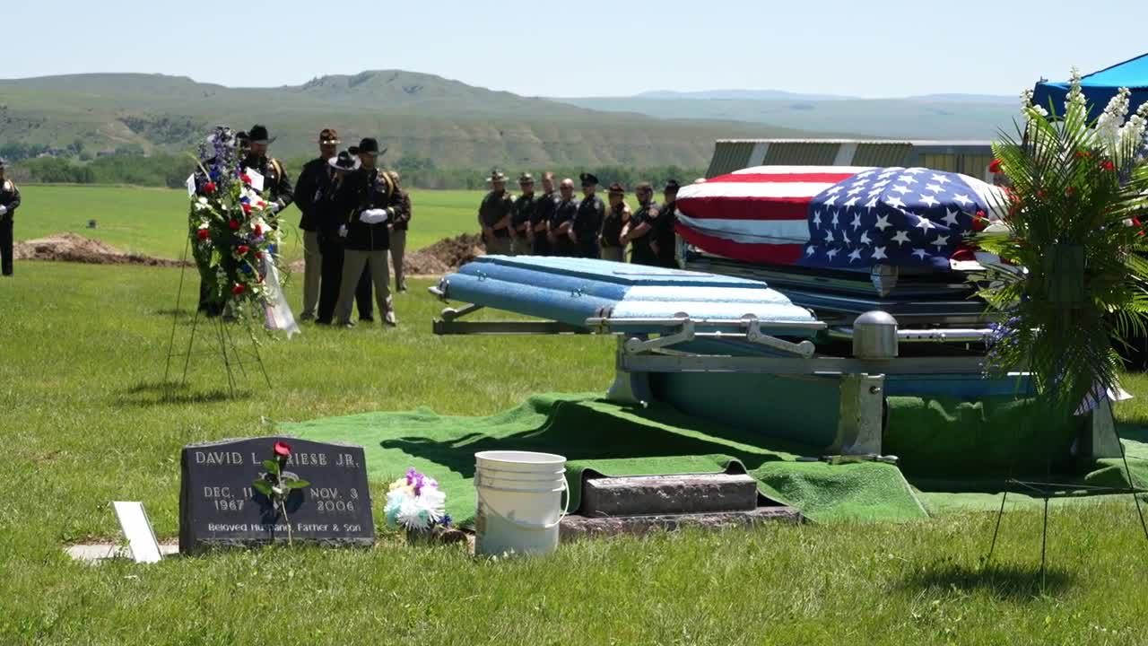 Officer Joshua Briese laid to rest next to his father at Rockvale Cemetery - Vimarsana News