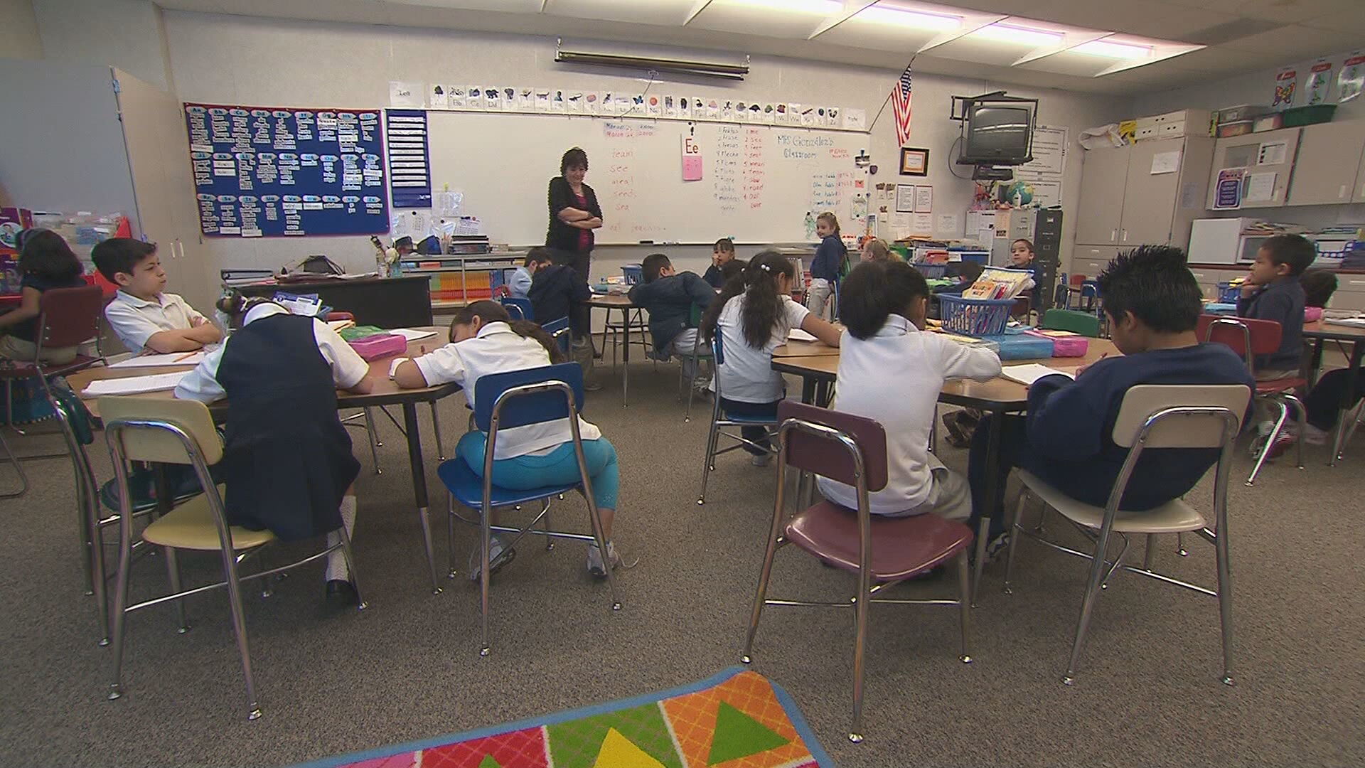 Retired teachers can return to classrooms, keep benefits in new Tenn. law - Vimarsana News