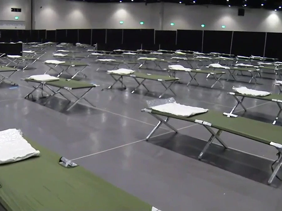 Volunteers help children seeking asylum at San Diego Convention Center - Vimarsana News