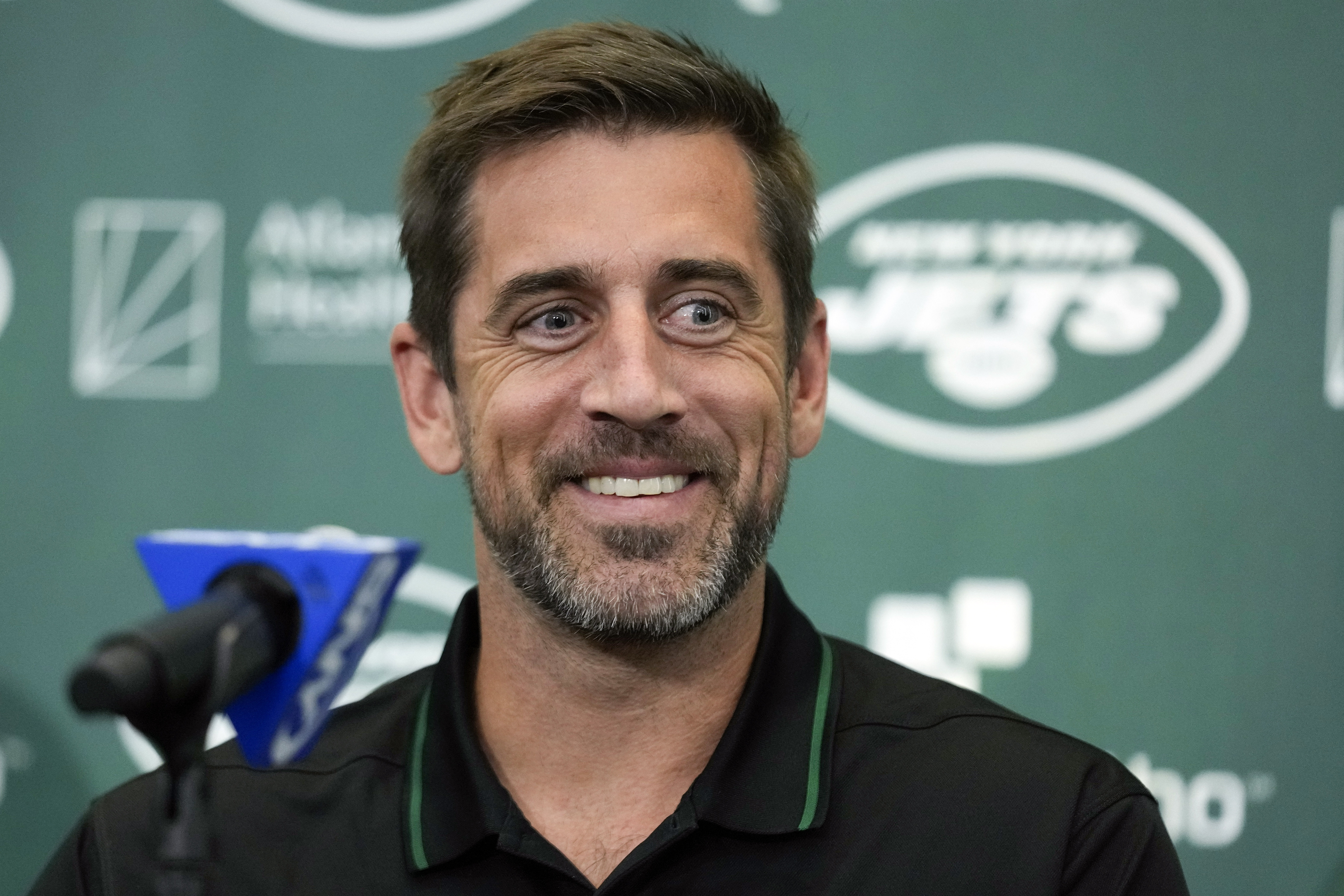 Aaron Rodgers is set to speak at a psychedelics conference in Denver - Vimarsana News