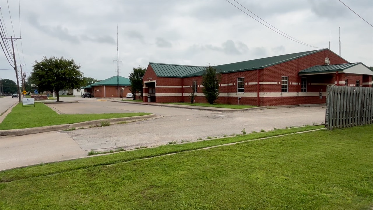 Lacy Lakeview employees say they no longer trust key city officials - Vimarsana News