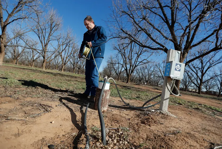 Texas farmers worried one of state's precious water resources is running dry - Vimarsana News