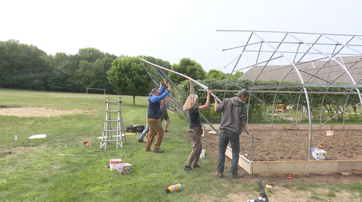 'This is really the next step': Whitehall elementary school builds hoop house - Vimarsana News