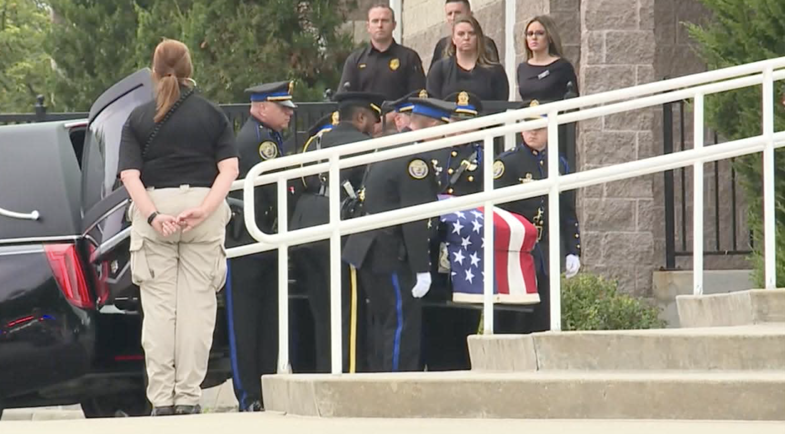 Hundreds attend visitation for Officer Daniel Vasquez on Tuesday night - Vimarsana News