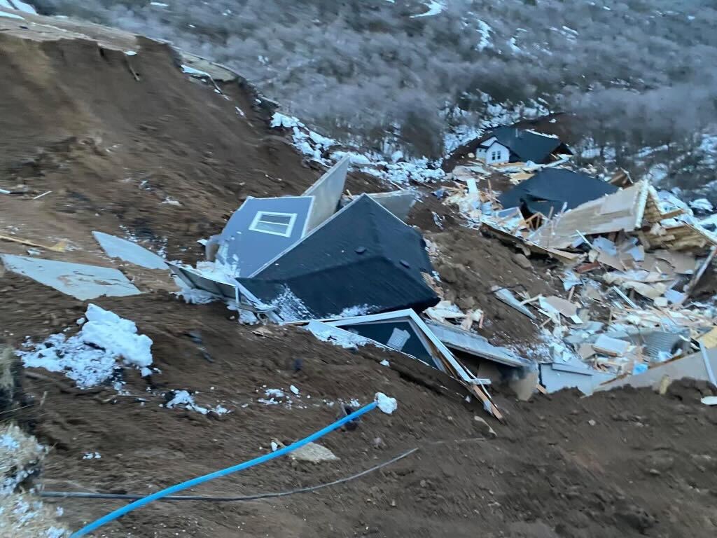 No additional movement shown where Draper homes slid off cliff, builder says - Vimarsana News