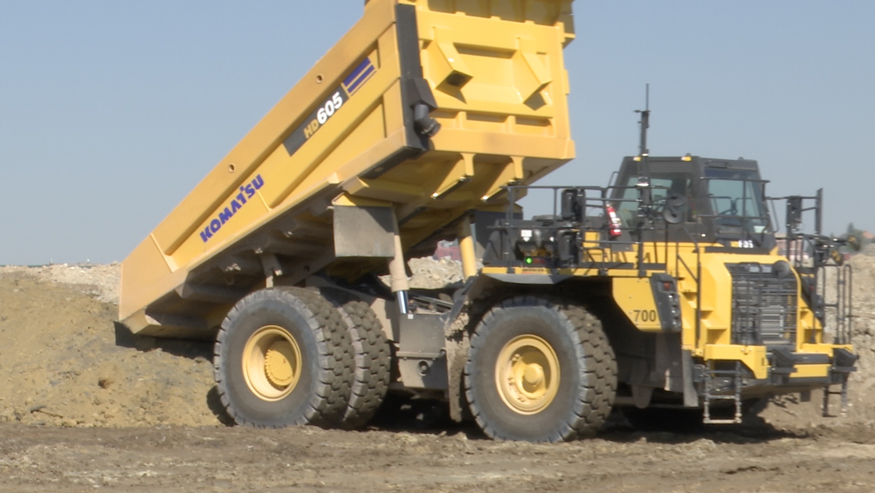 Toxic parrot tailings dirt being removed from Butte to improve Silver Bow Creek - Vimarsana News