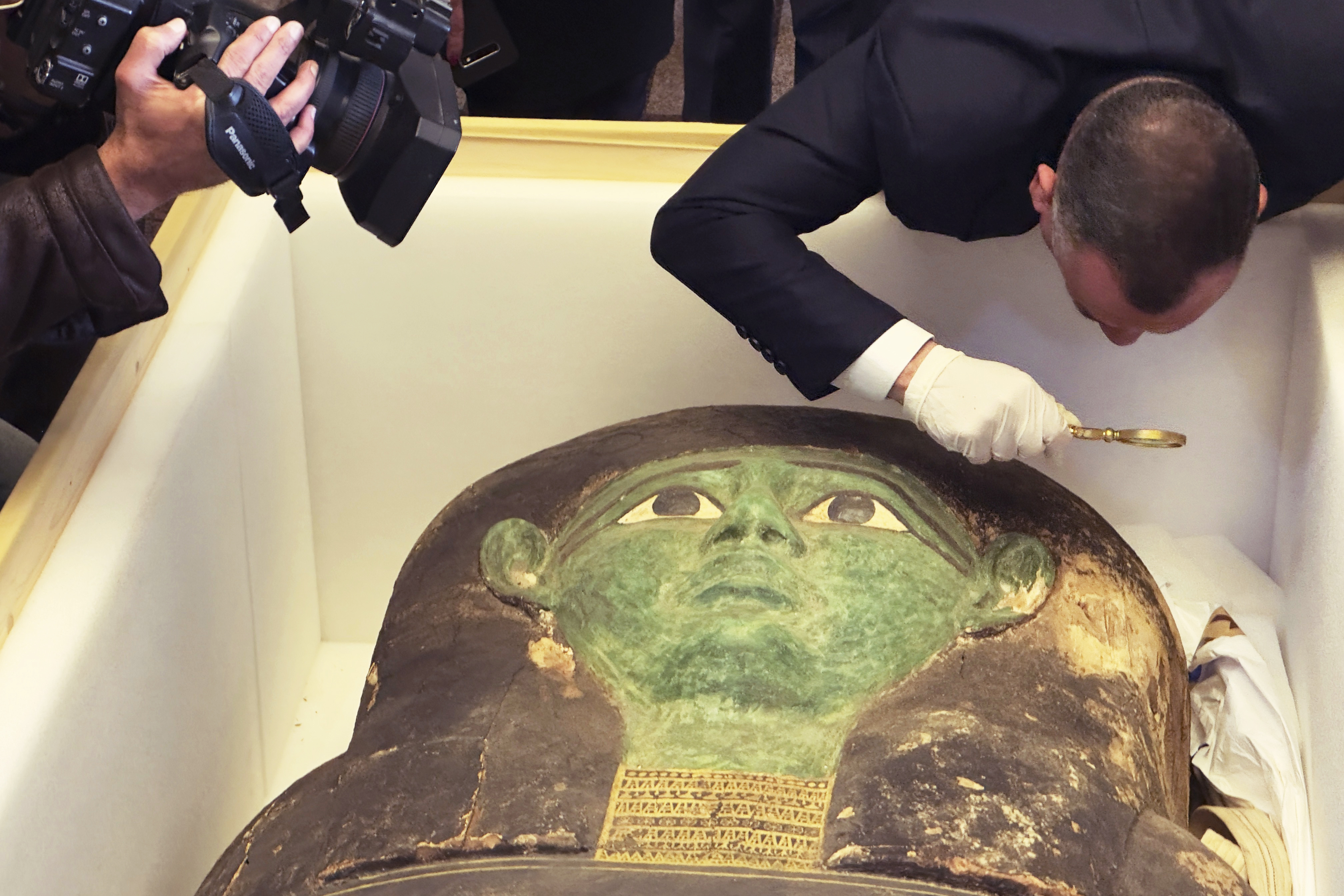 Looted ancient sarcophagus returned to Egypt from US - Vimarsana News