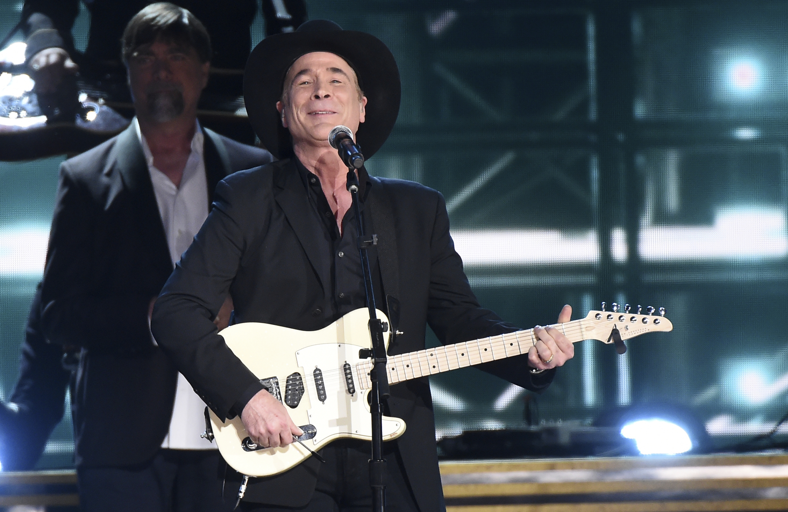 Clint Black brings "Mostly Hits and the Mrs. Tour" to Billings - Vimarsana News