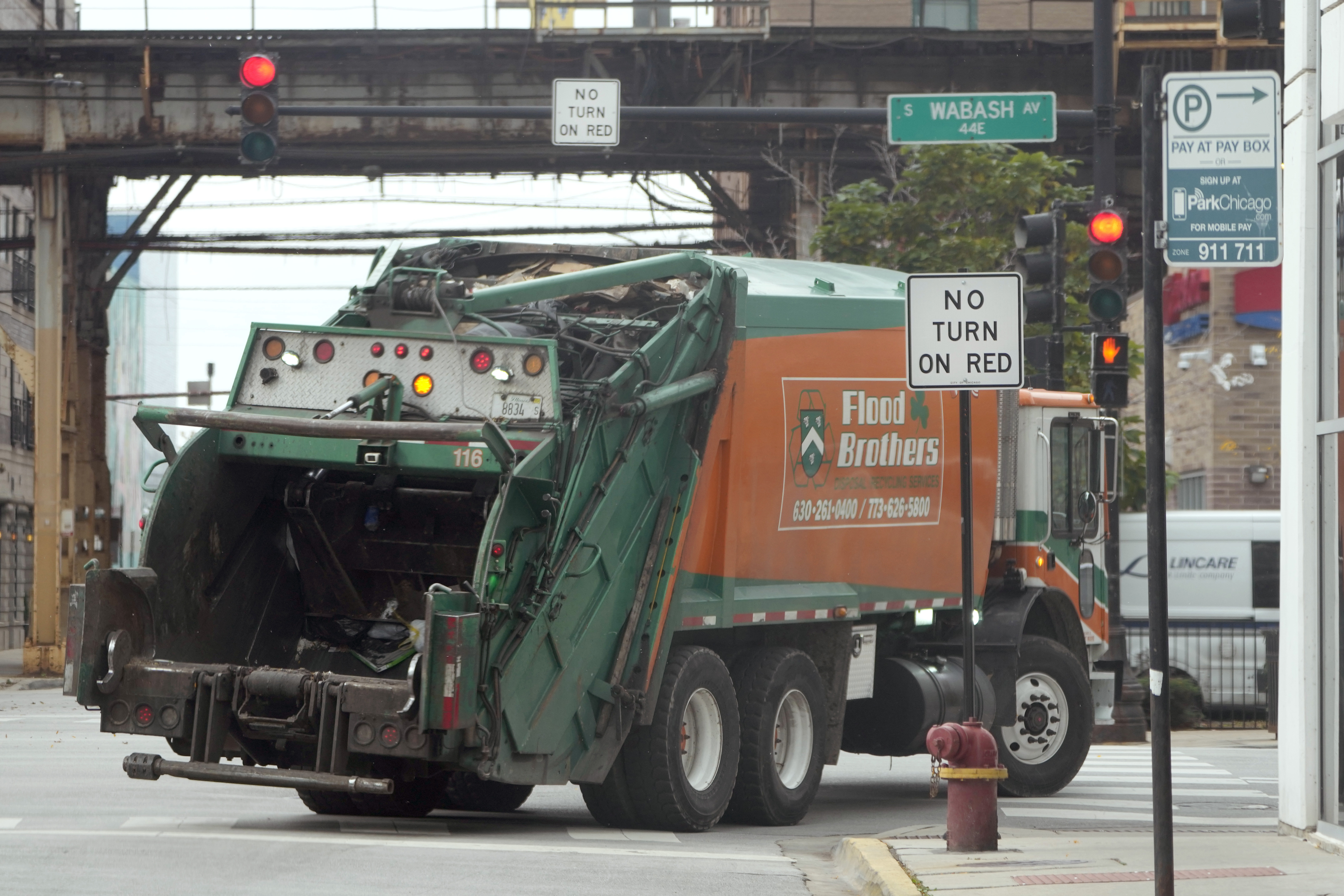 Right turn on red? With pedestrian deaths rising, US cities are considering bans - Vimarsana News