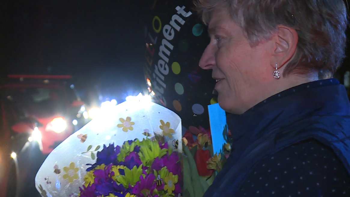 Chesterfield nurse surprised with car parade celebrating retirement after 52 years - Vimarsana News