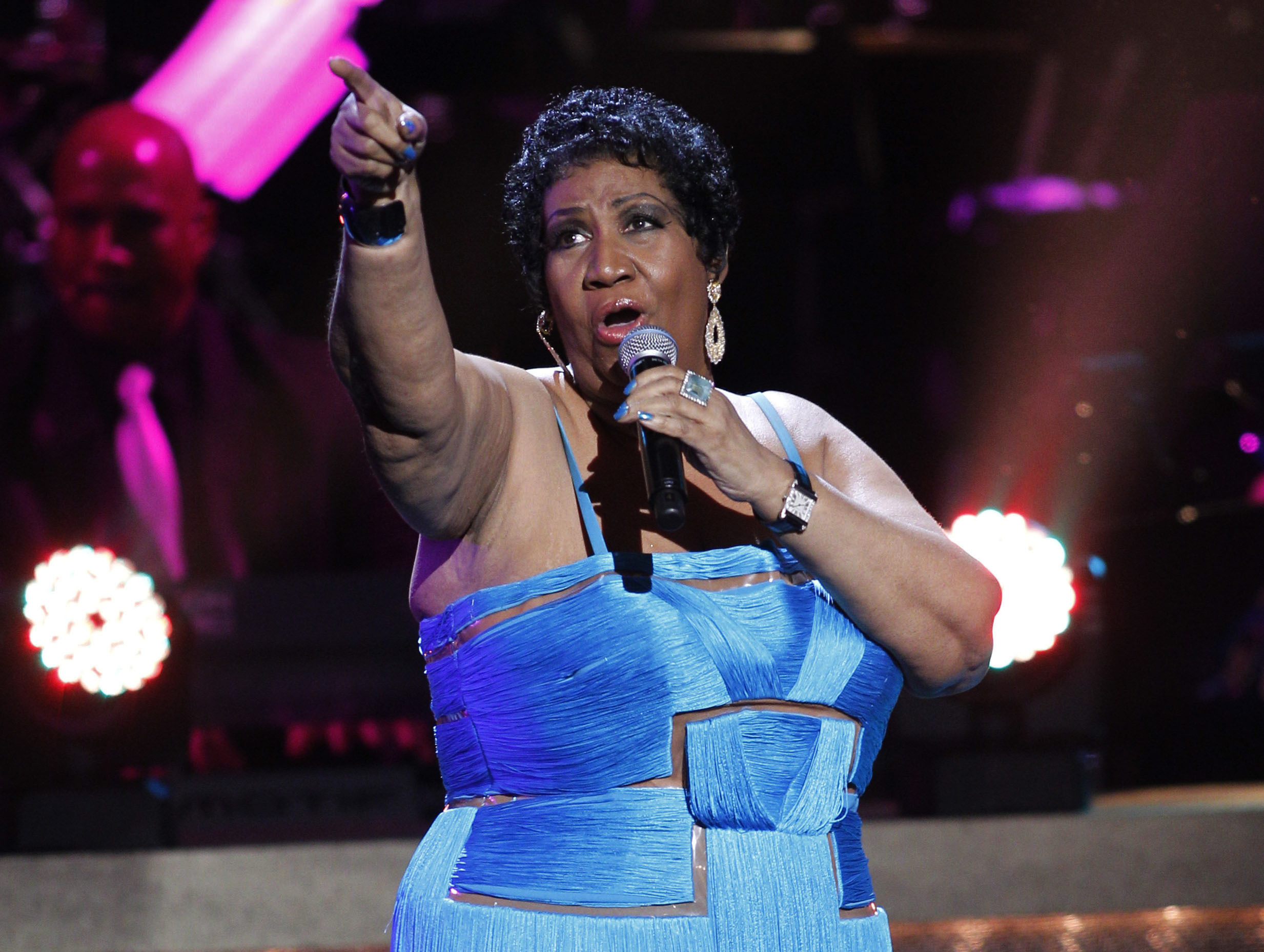 Aretha Franklin's sons battle over handwritten wills 5 years after her death - Vimarsana News