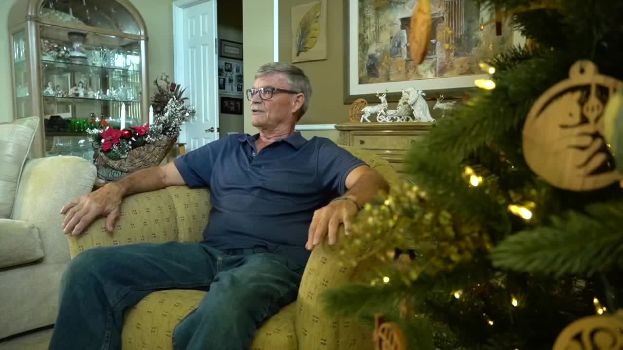 Palm City man makes handcrafted wooden Christmas ornaments - Vimarsana News