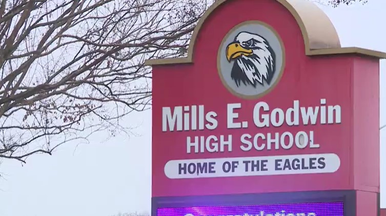 School nurse arrested in school parking lot - Vimarsana News