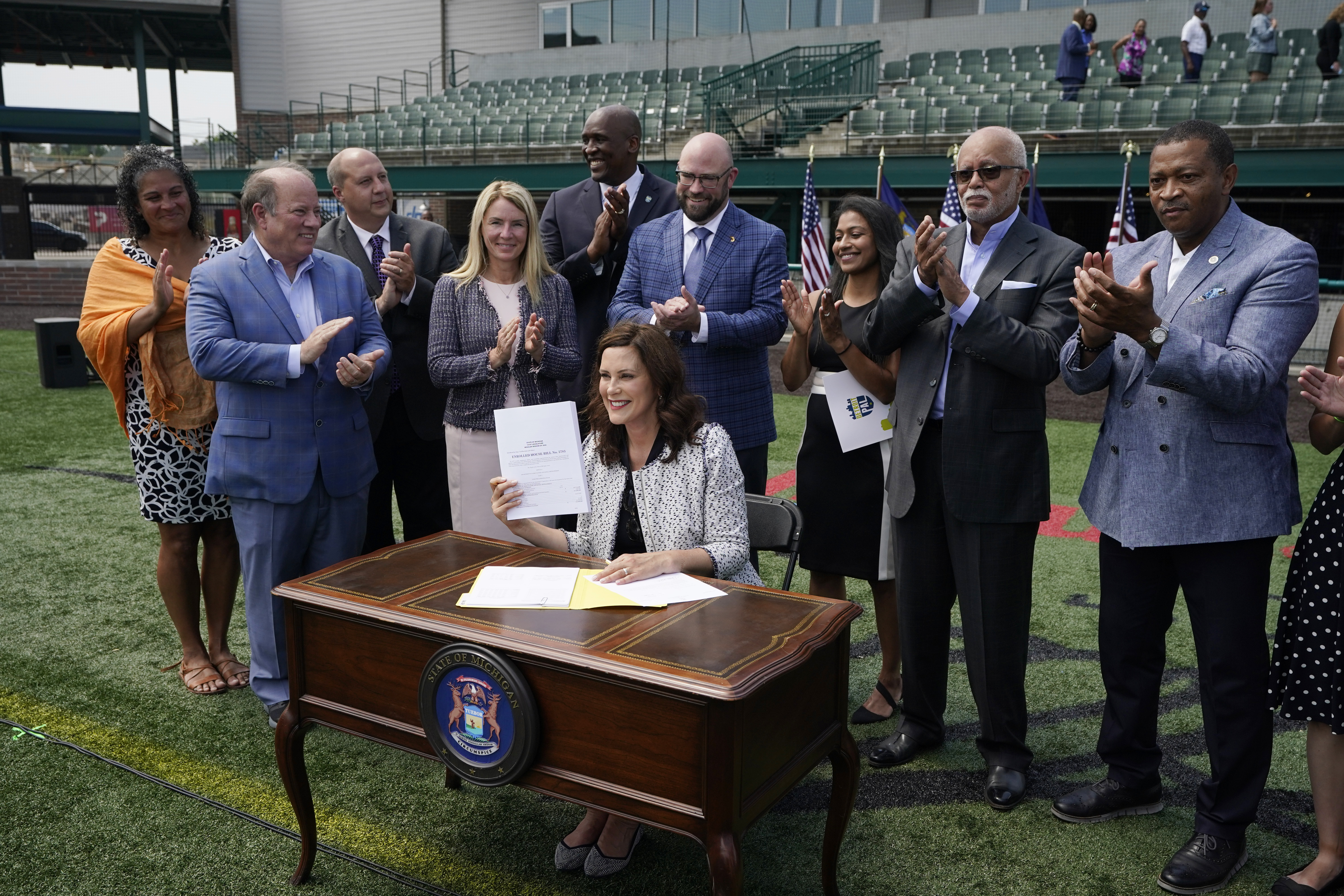 Whitmer signs Michigan budget, rejects anti-abortion items - Vimarsana News
