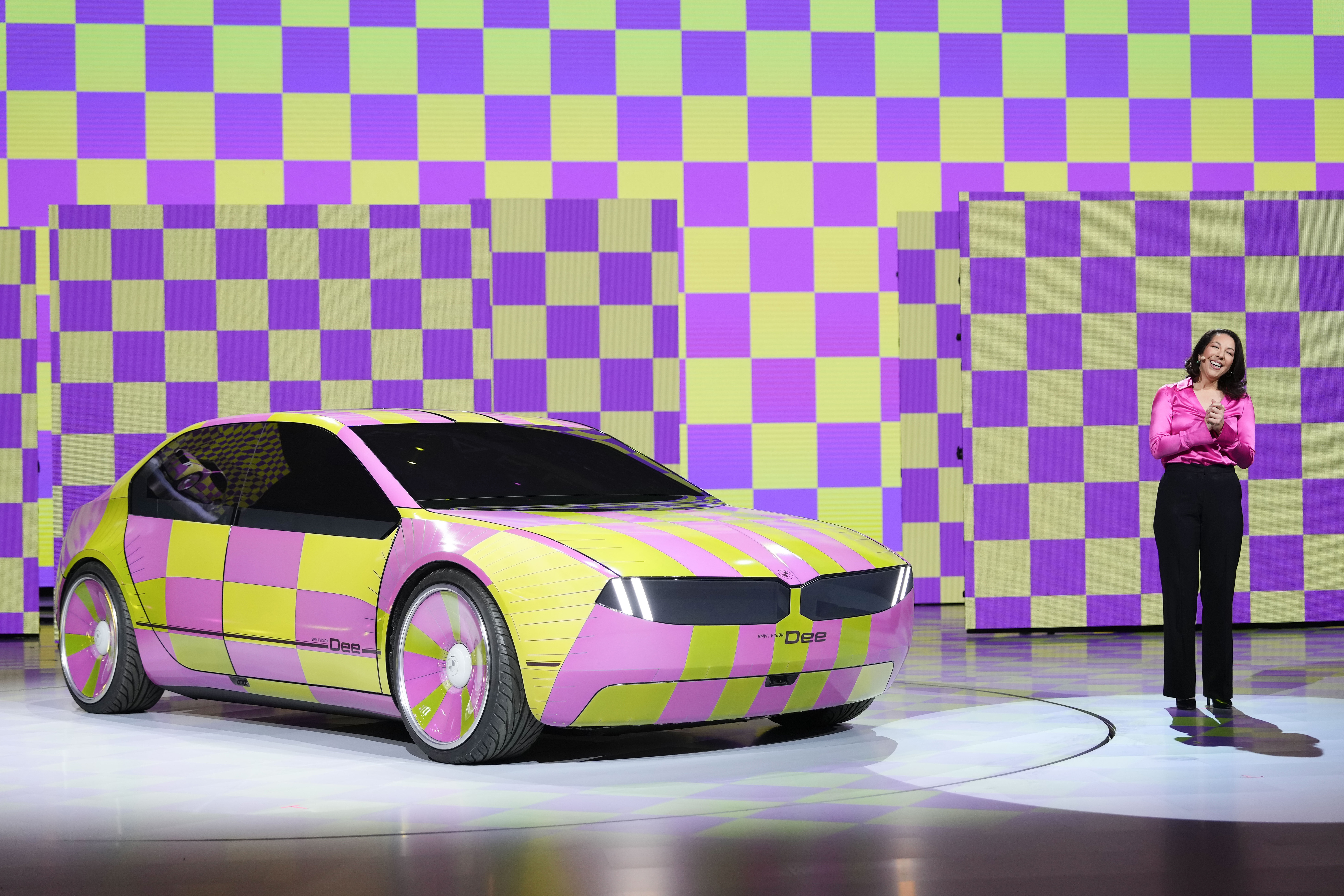 Best of CES 2023: A color-changing BMW and a boba tea robot - Vimarsana News