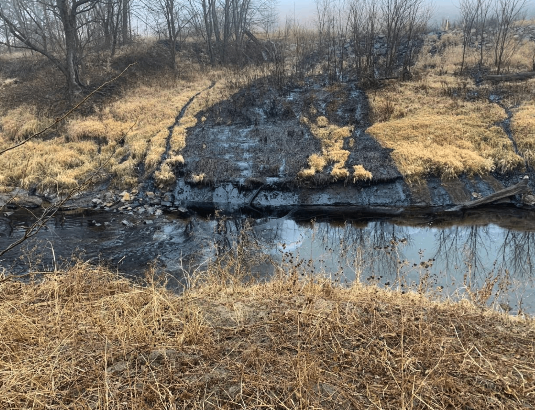 Consultants: Design issues, operations lapses led to big Kansas oil spill - Vimarsana News