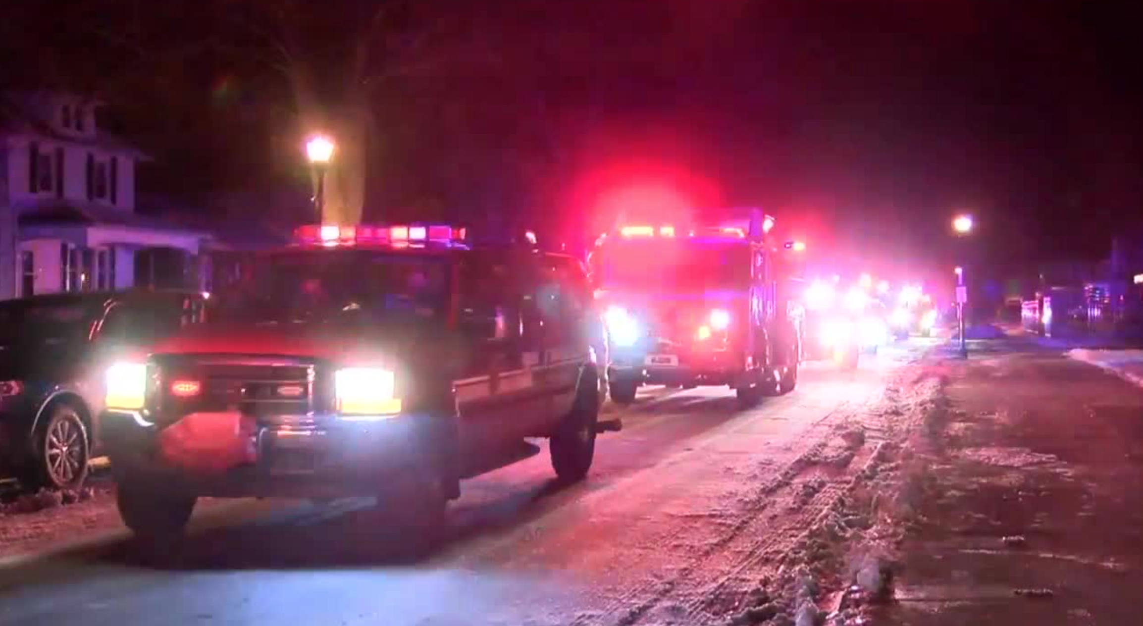 West Seneca fire crews parade outside Mercy Hospital for firefighter battling COVID-19 - Vimarsana News