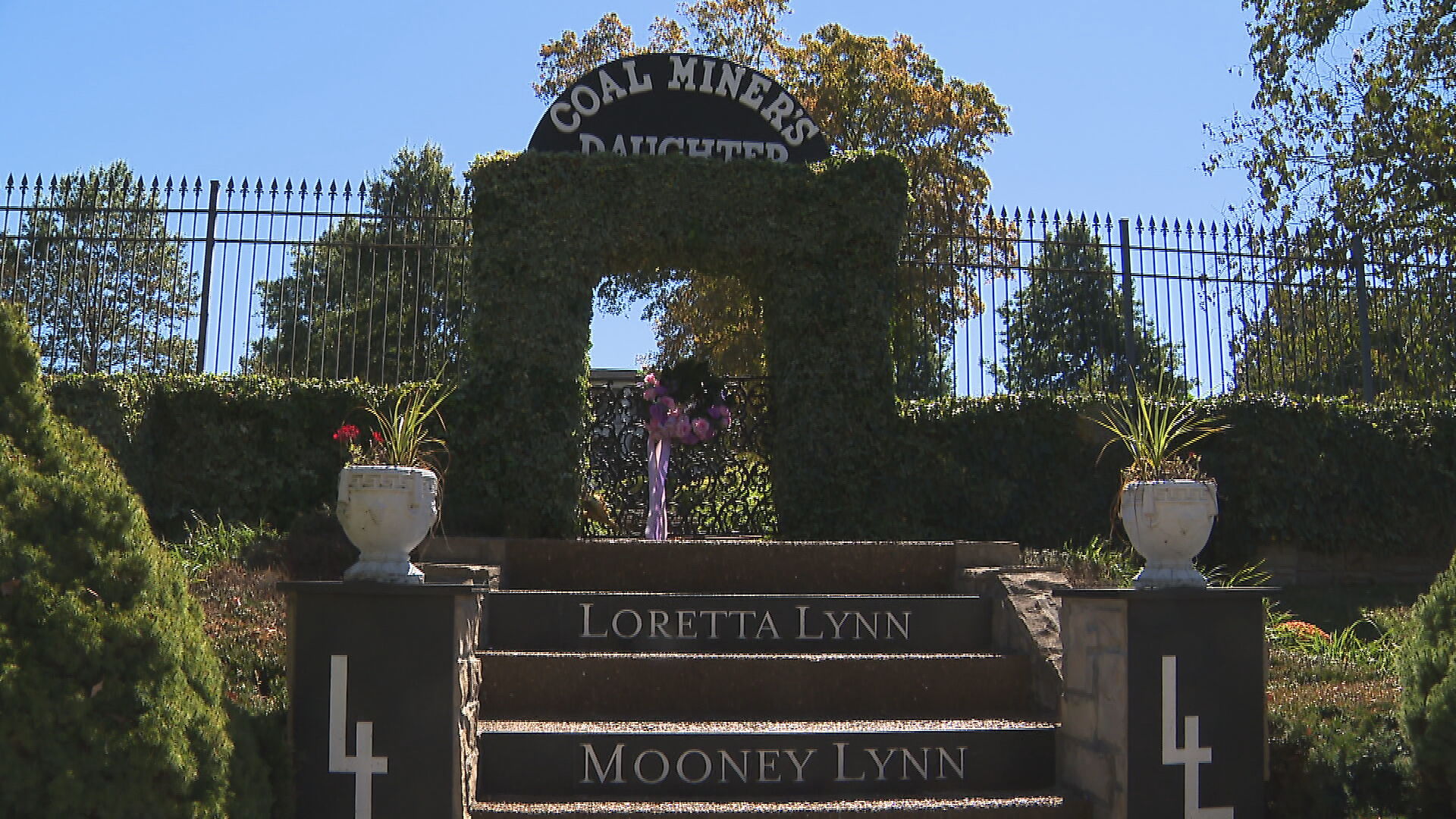 Pedestrian dead after being run over near Loretta Lynn's Ranch - Vimarsana News