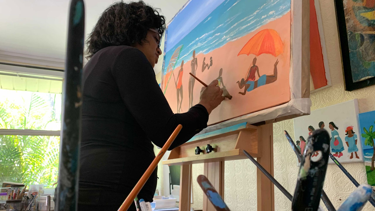 Vintage Florida postcards inspire St. Pete artist to paint her own heritage - Vimarsana News