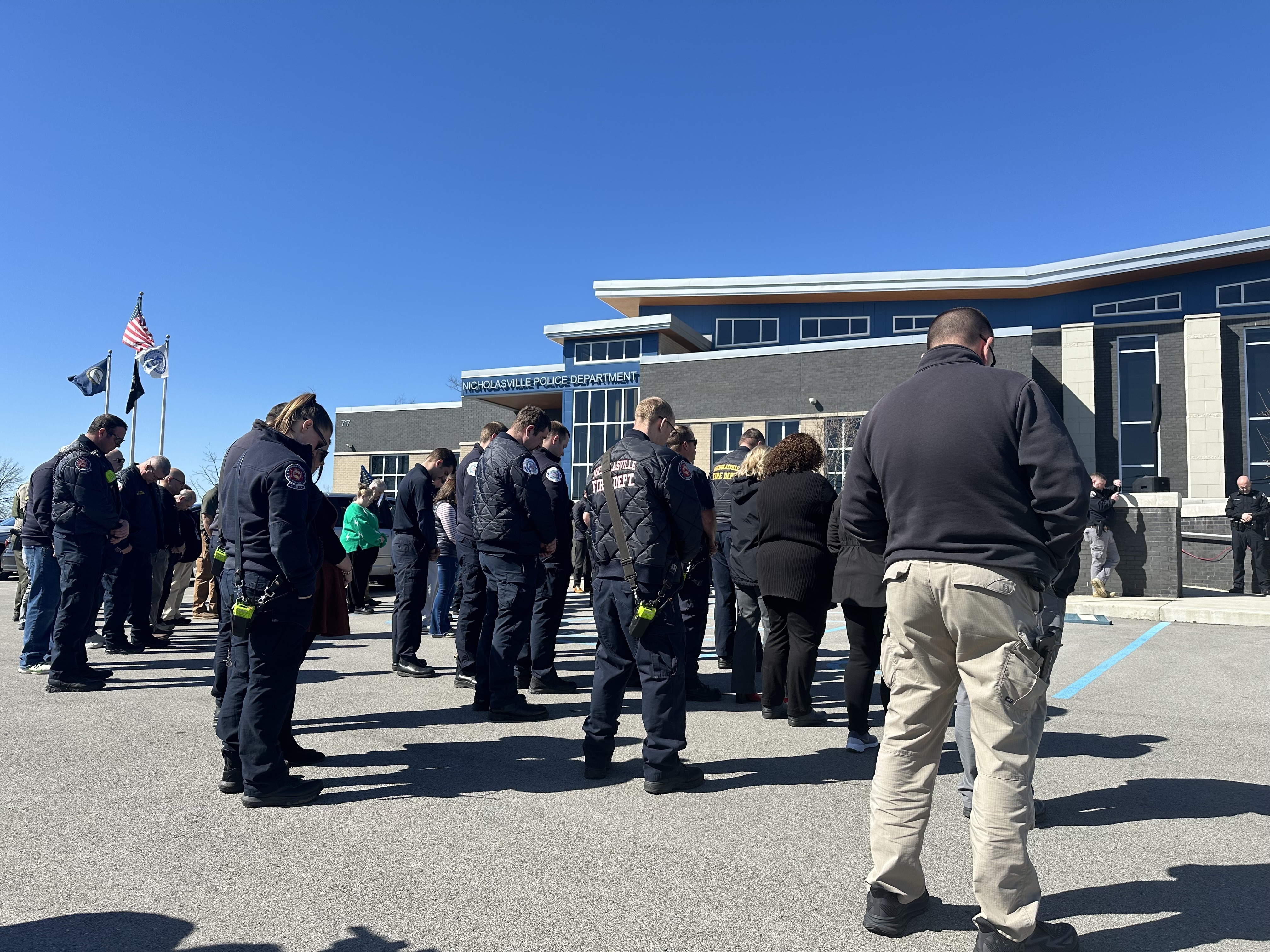 Community gathers to remember officer killed in crash 9 years ago - Vimarsana News