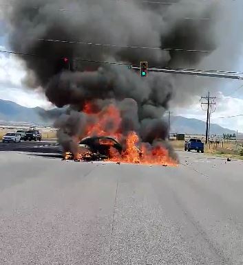 Motorcyclist airlifted to hospital after fiery crash in Tooele County - Vimarsana News