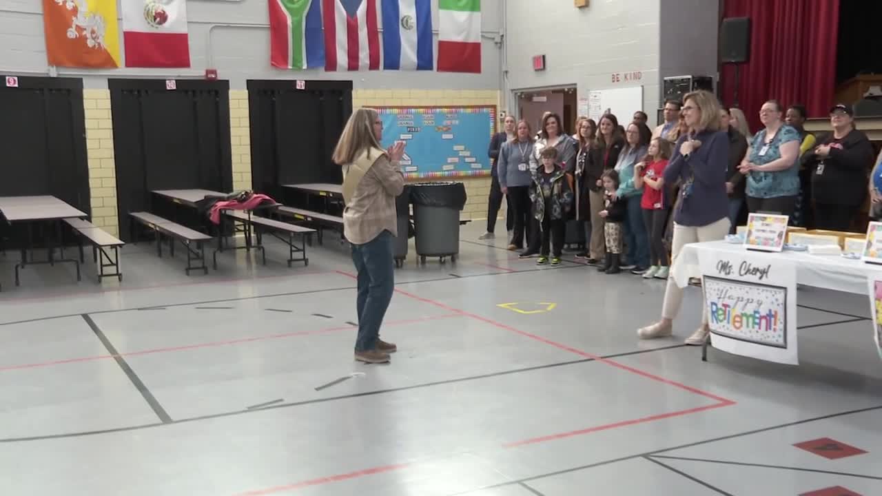 Fairfield City school throws surprise party for employee retiring after 32 years - Vimarsana News