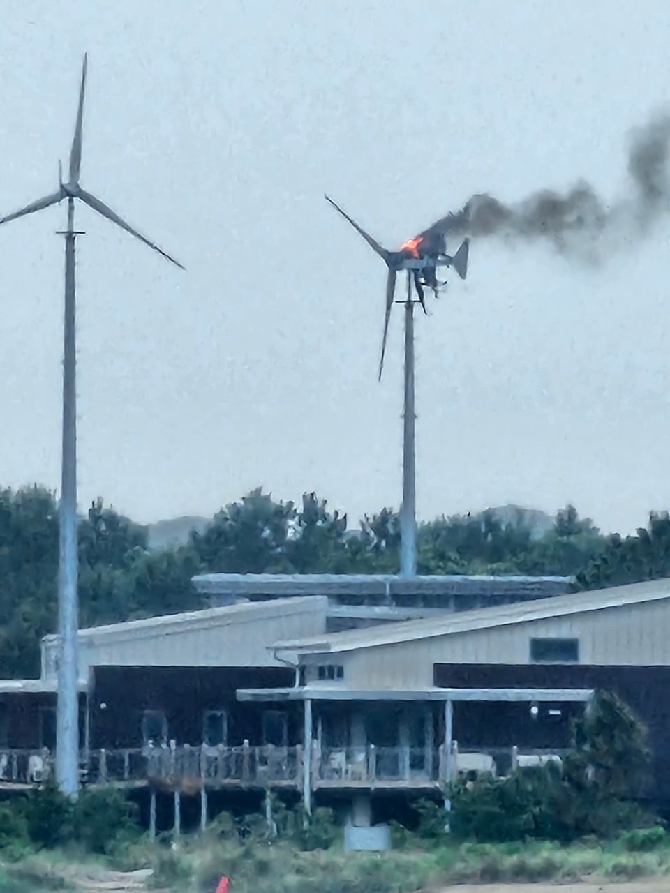 WindAction | Brock Environmental Center wind turbine catches fire after lightning strike - Vimarsana News