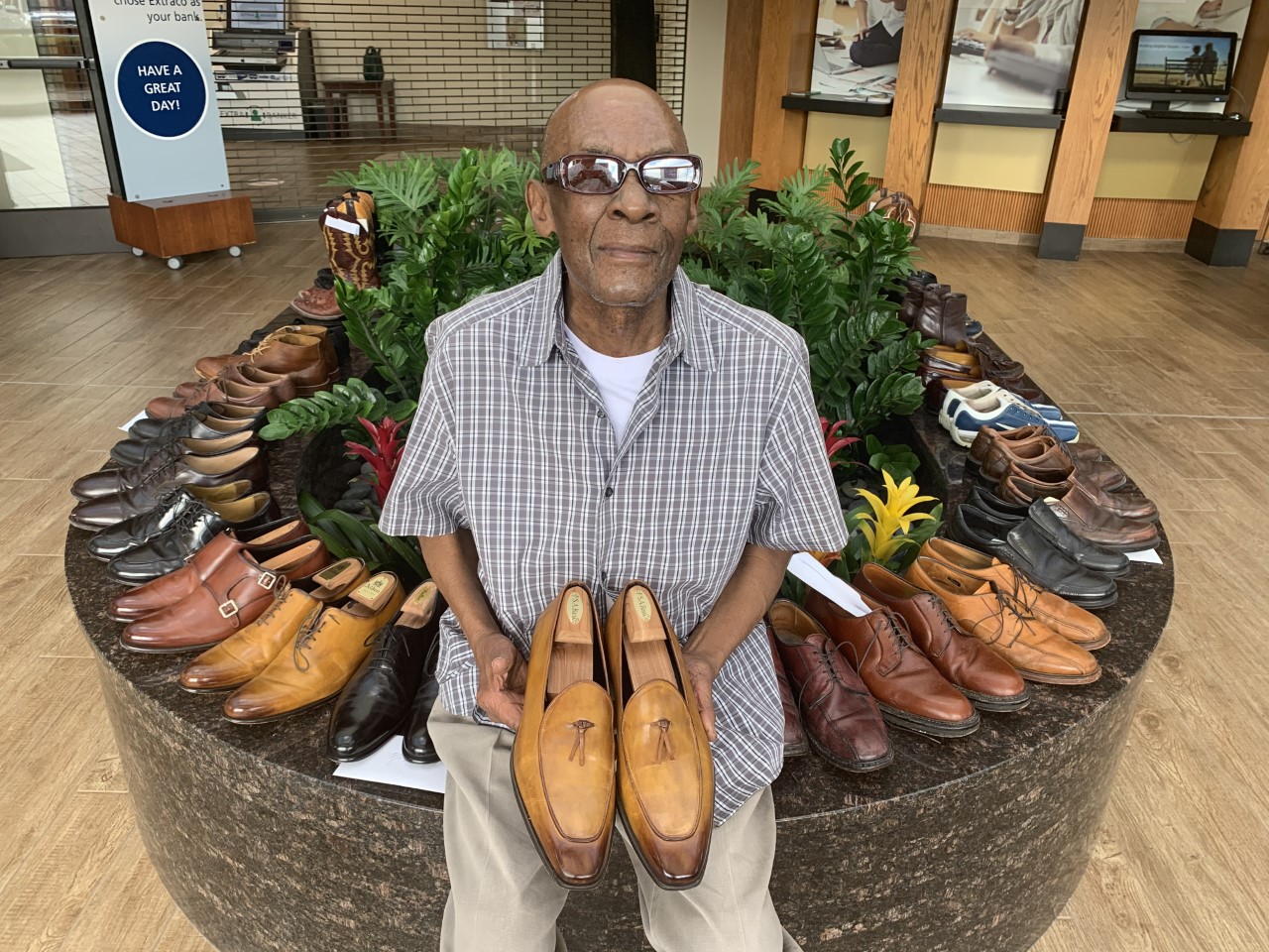 Waco community remembers Robert Pearson as more than just a shoe shiner - Vimarsana News