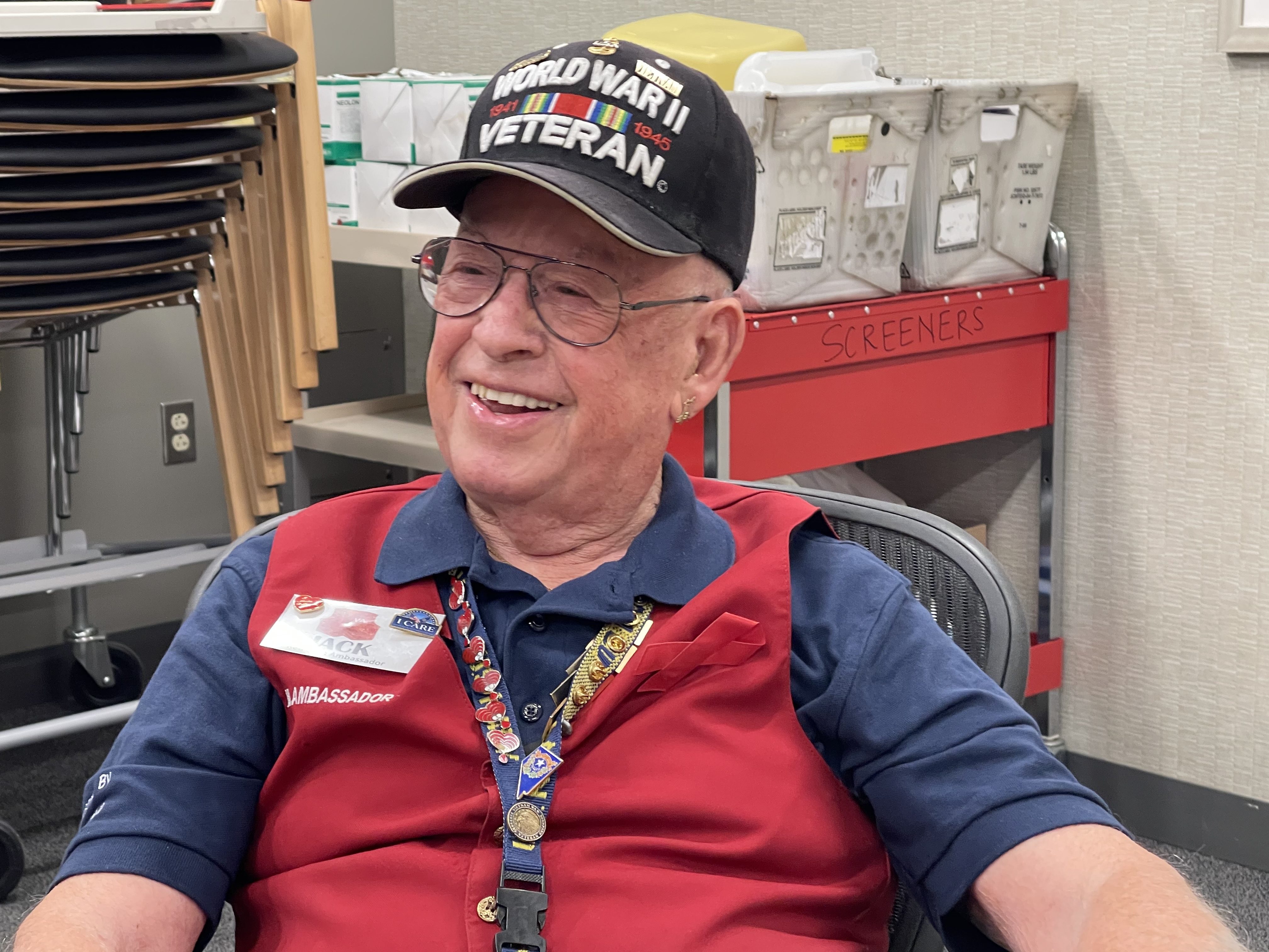 90-year-old Las Vegas veteran gives back as volunteer - Vimarsana News