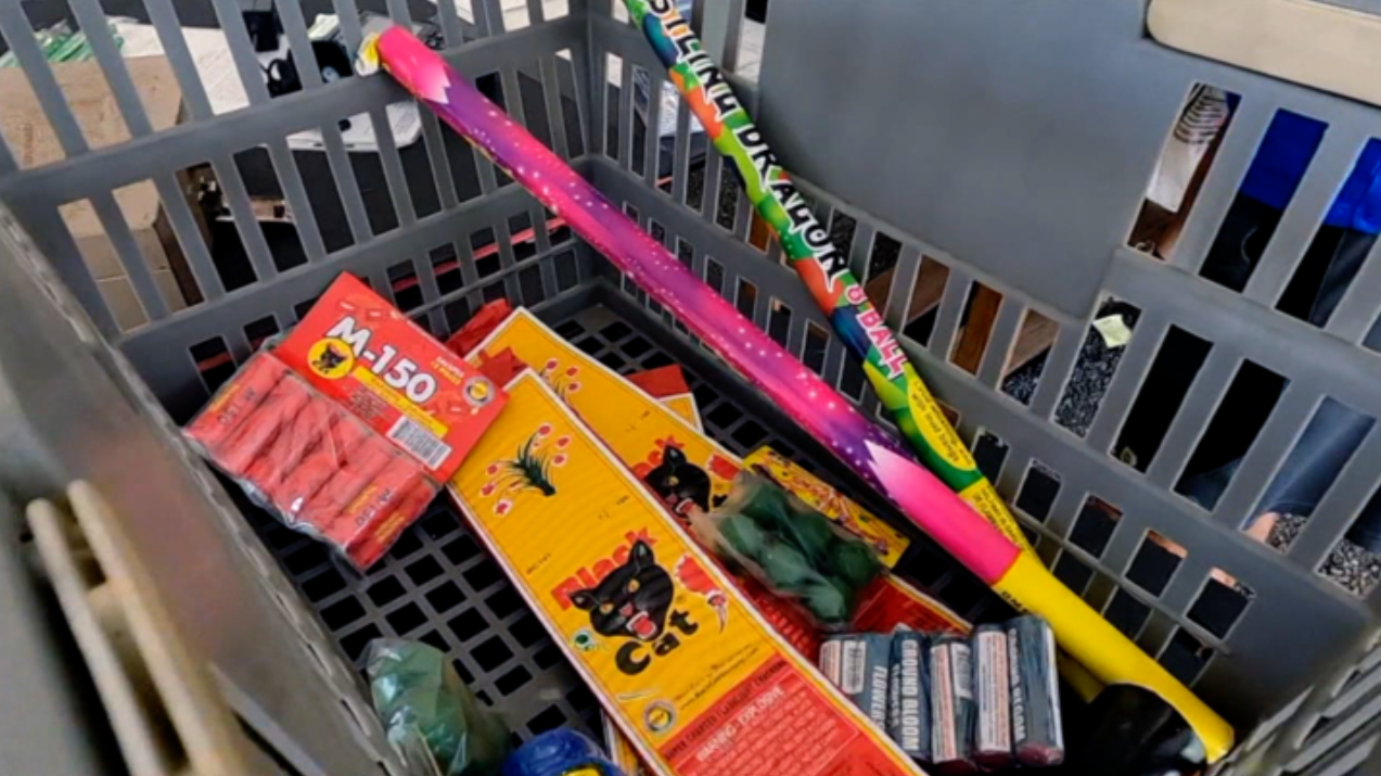 You can legally set off Fourth of July fireworks in Hillsborough County, banned in Pinellas - Vimarsana News
