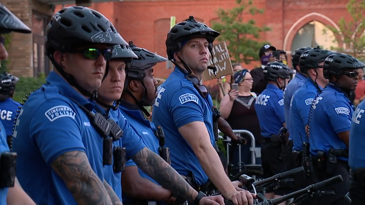 Cincinnati PD's new contract makes big changes to police discipline - Vimarsana News