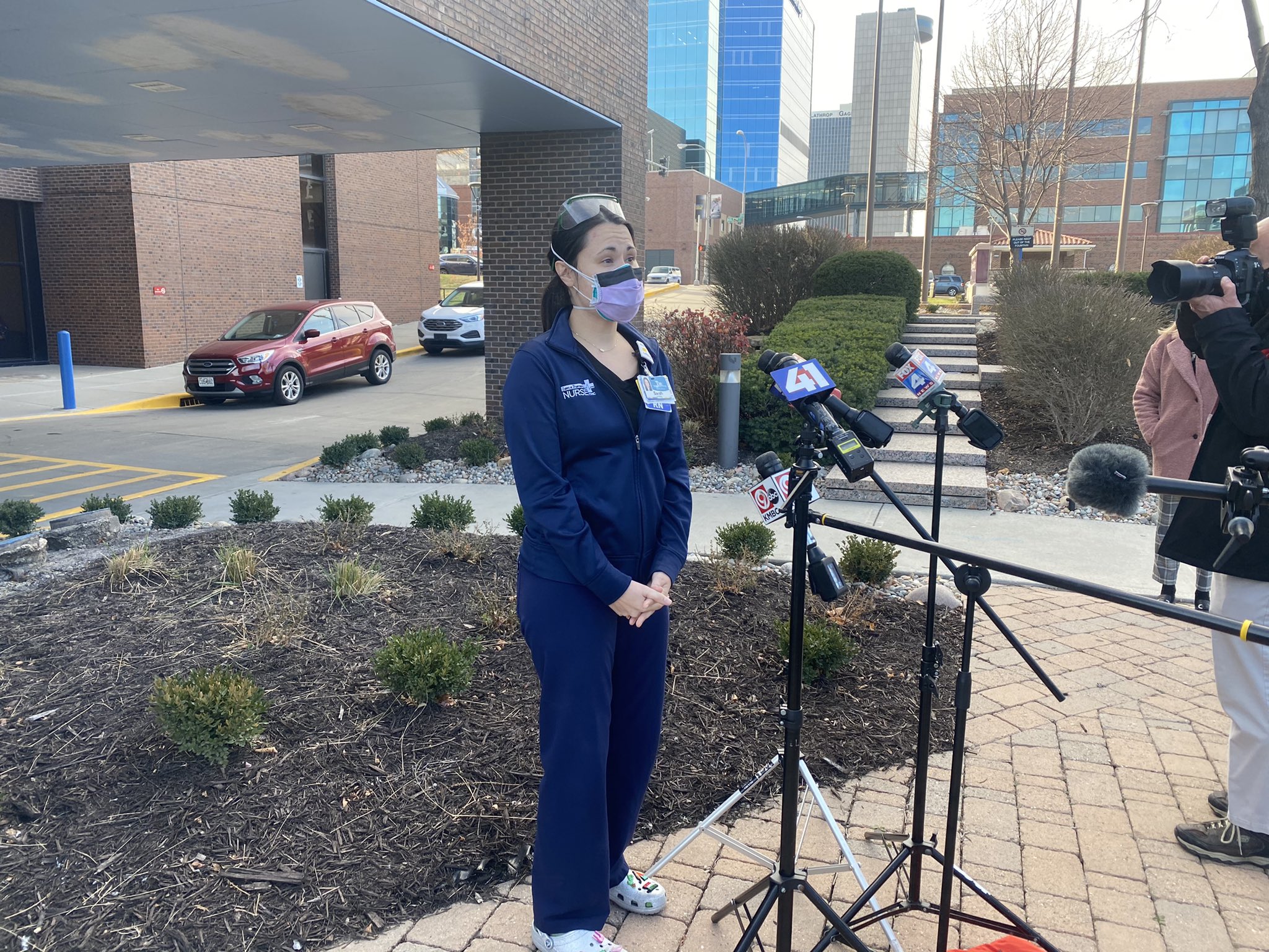 Truman Medical Center receives initial doses of Pfizer vaccine - Vimarsana News