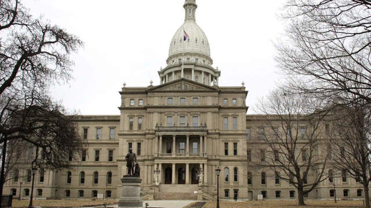Michigan lawmakers OK budget but can't get deal on tax cuts - Vimarsana News