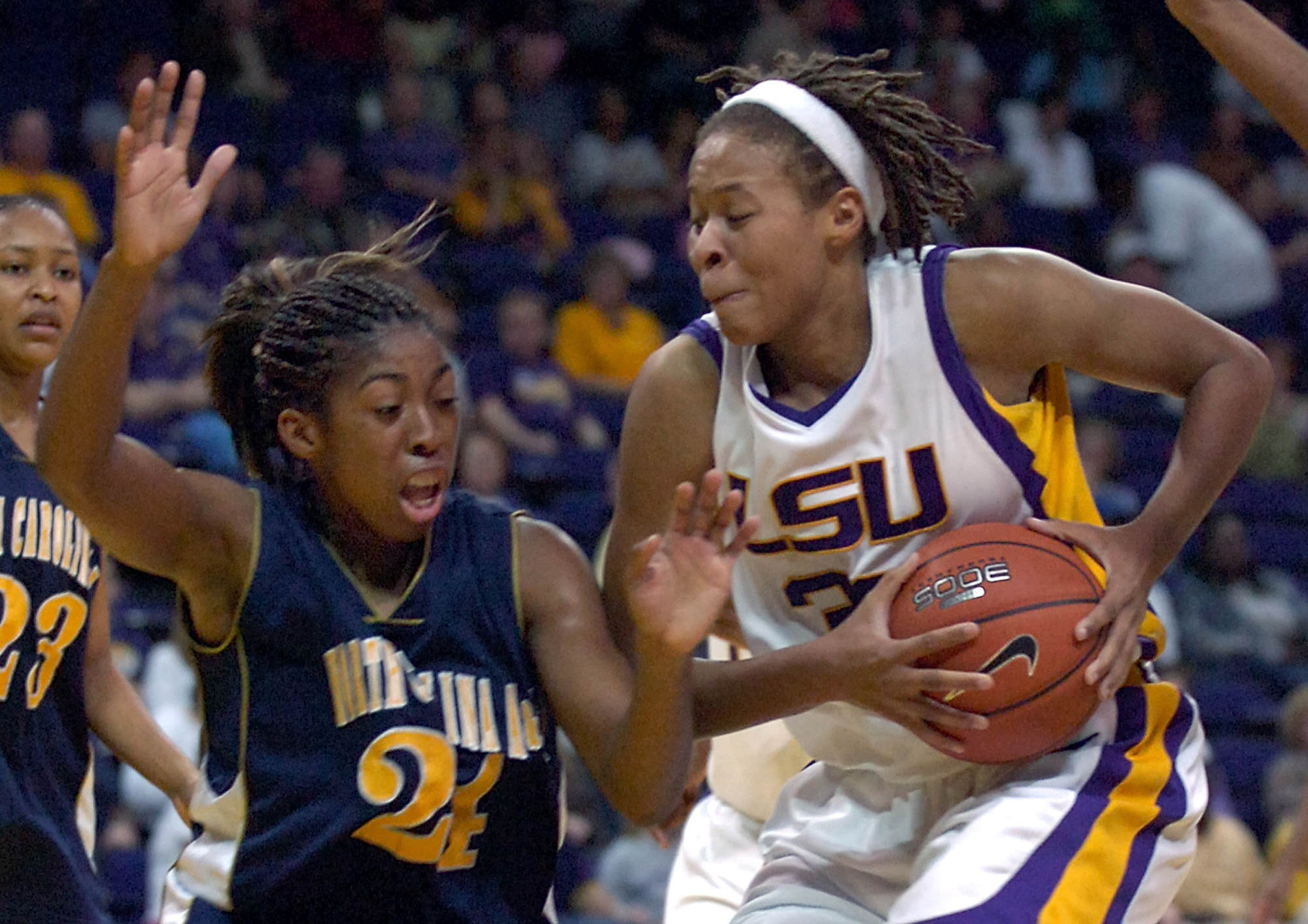 Seimone Augustus will return as an assistant on Kim Mulkey's staff - Vimarsana News