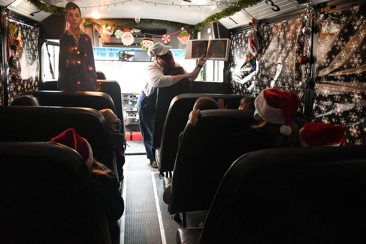 Texas school bus becomes 'The Polar Express' for the holiday season - Vimarsana News