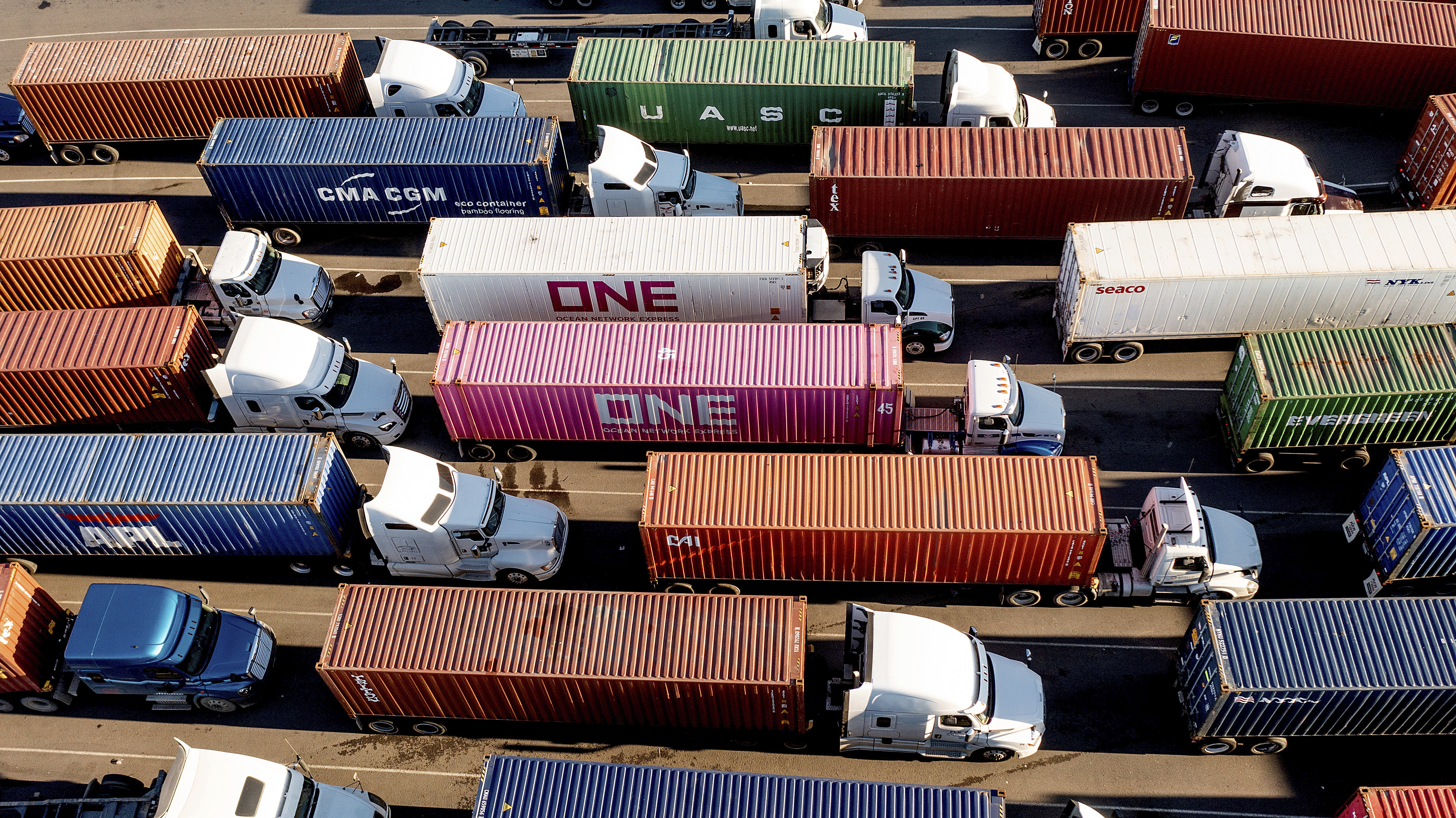 Truck makers pledge to comply with new CA rules phasing out gas-powered vehicles - Vimarsana News