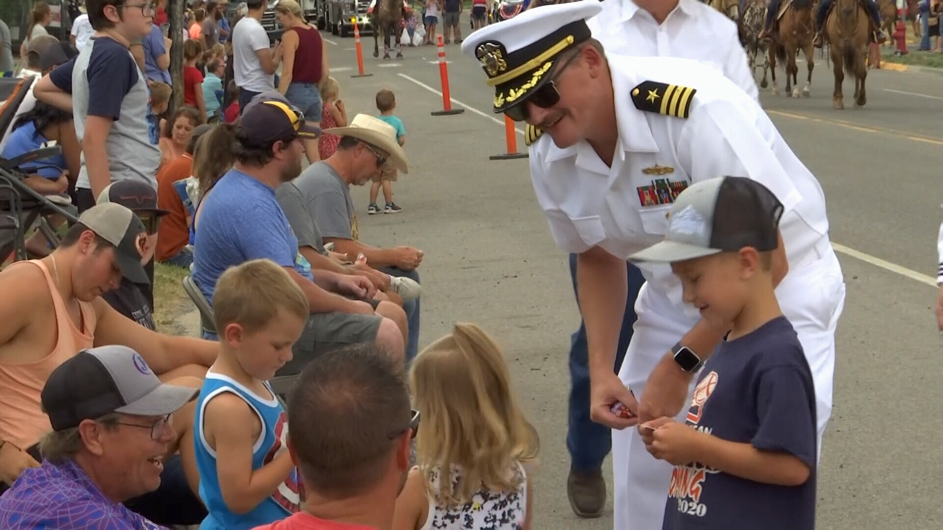 USS Billings crew stops in Red Lodge for Beartooth Pass trip and parade - Vimarsana News